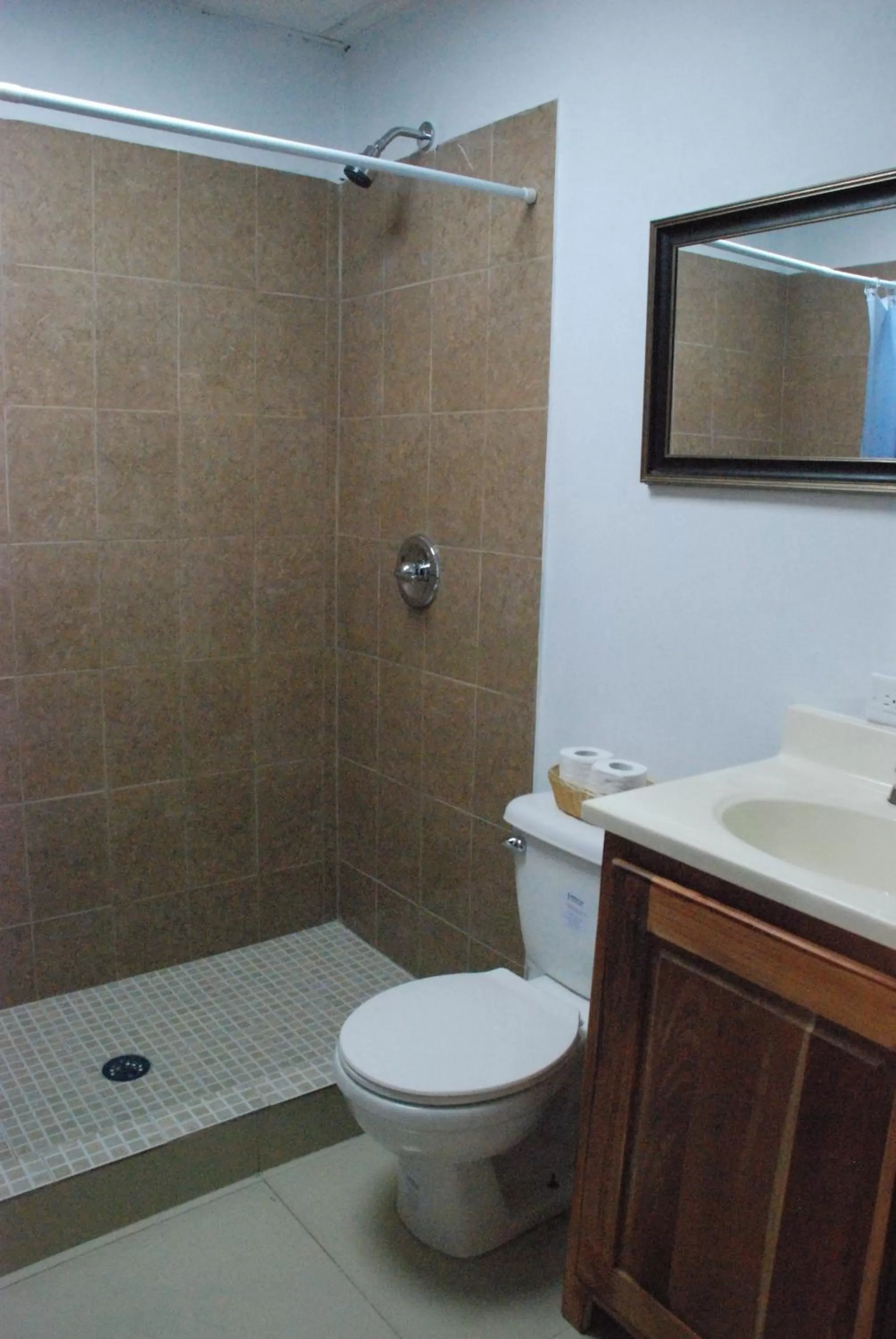Bathroom in Hotel Coastalbay 2 & Golf Cart Rental