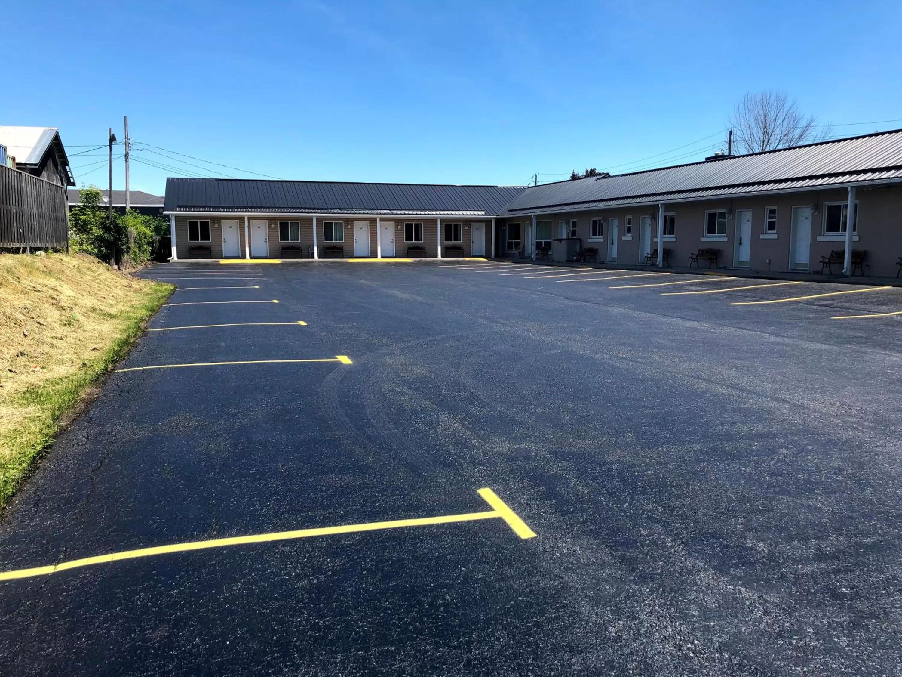 Perth Plaza Inn & Suites