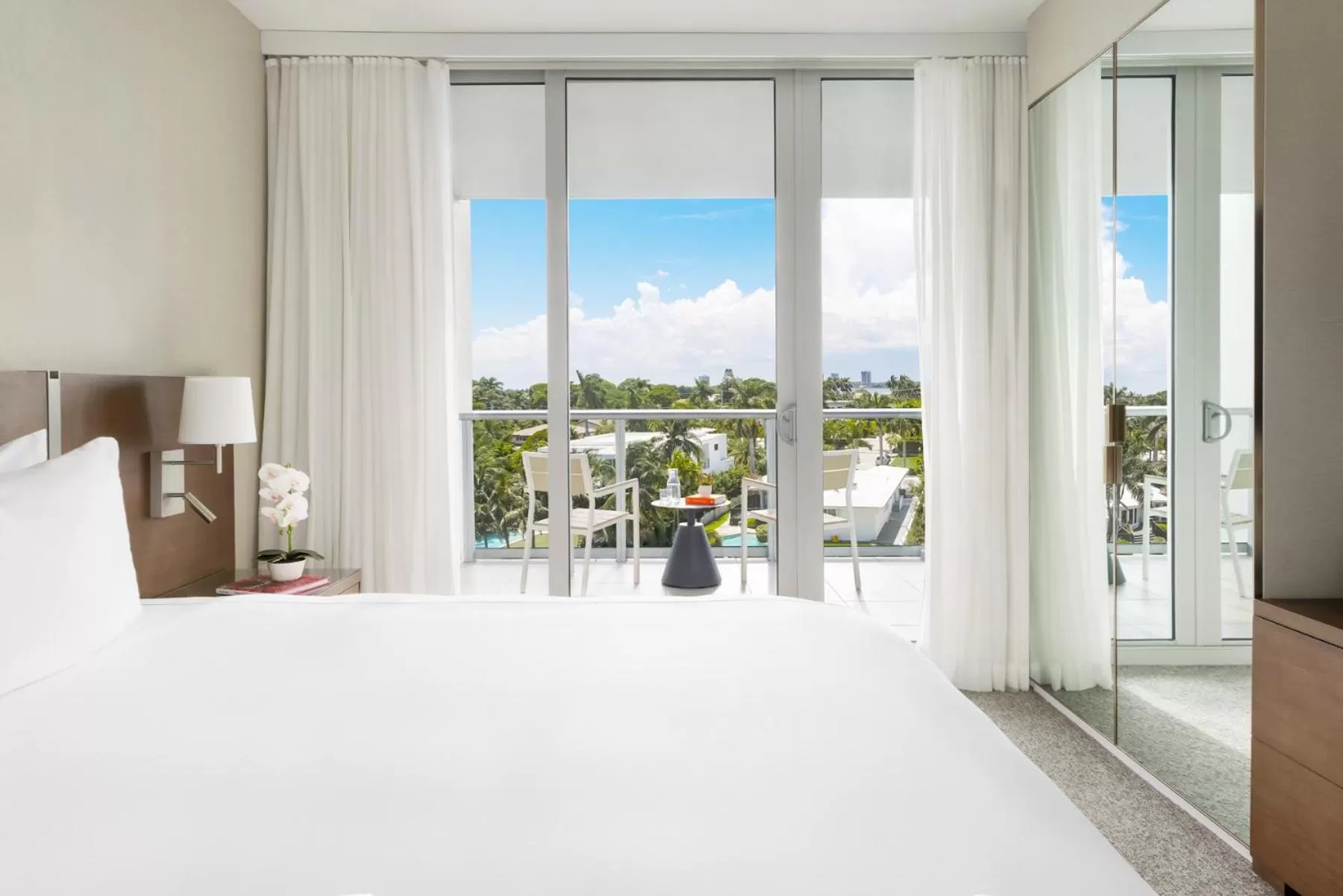 View (from property/room), Bed in The Altair Bay Harbor Hotel