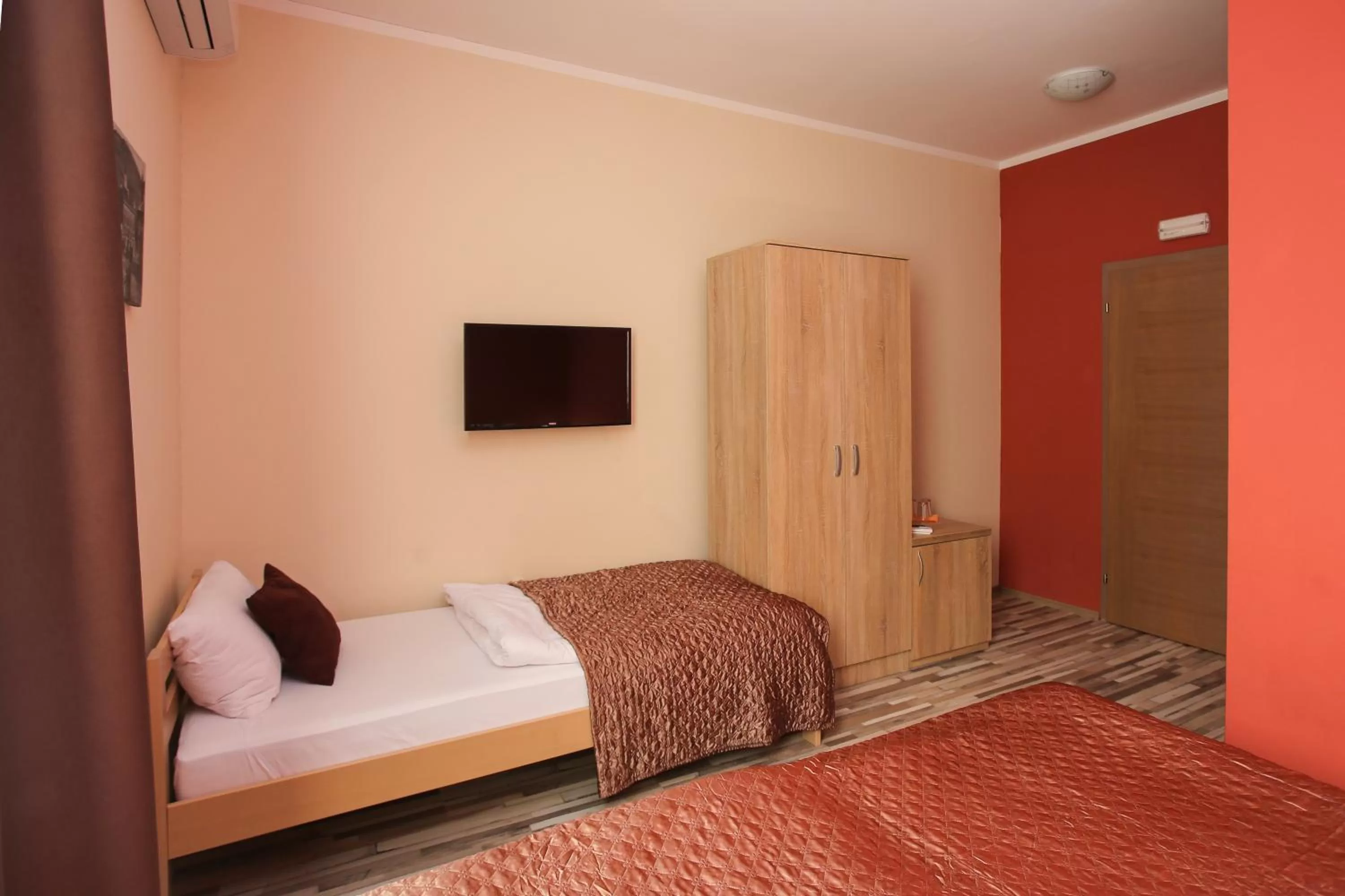 Bedroom, Bed in Hotel Hana