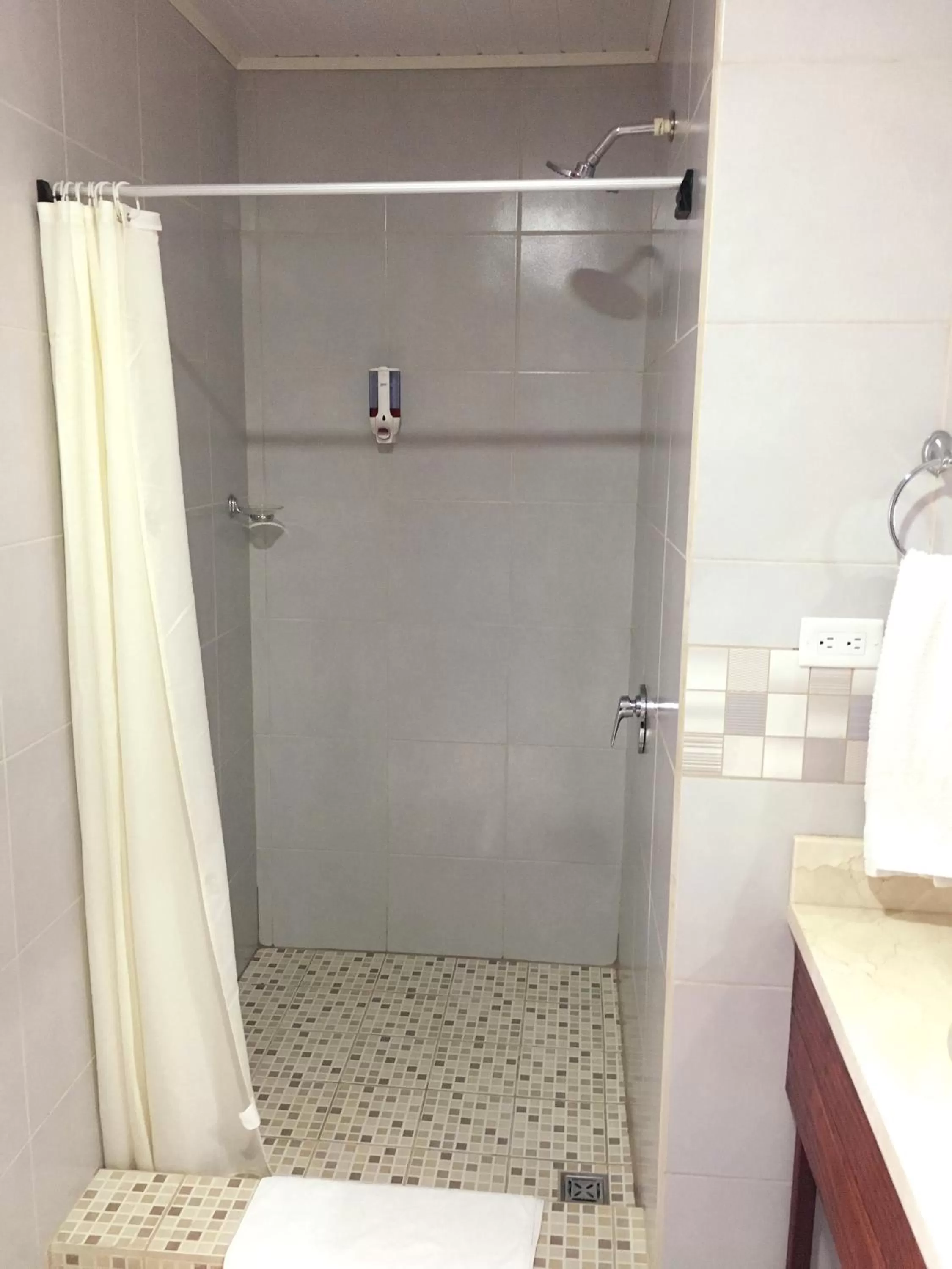 Shower in Hotel Pacande B&B