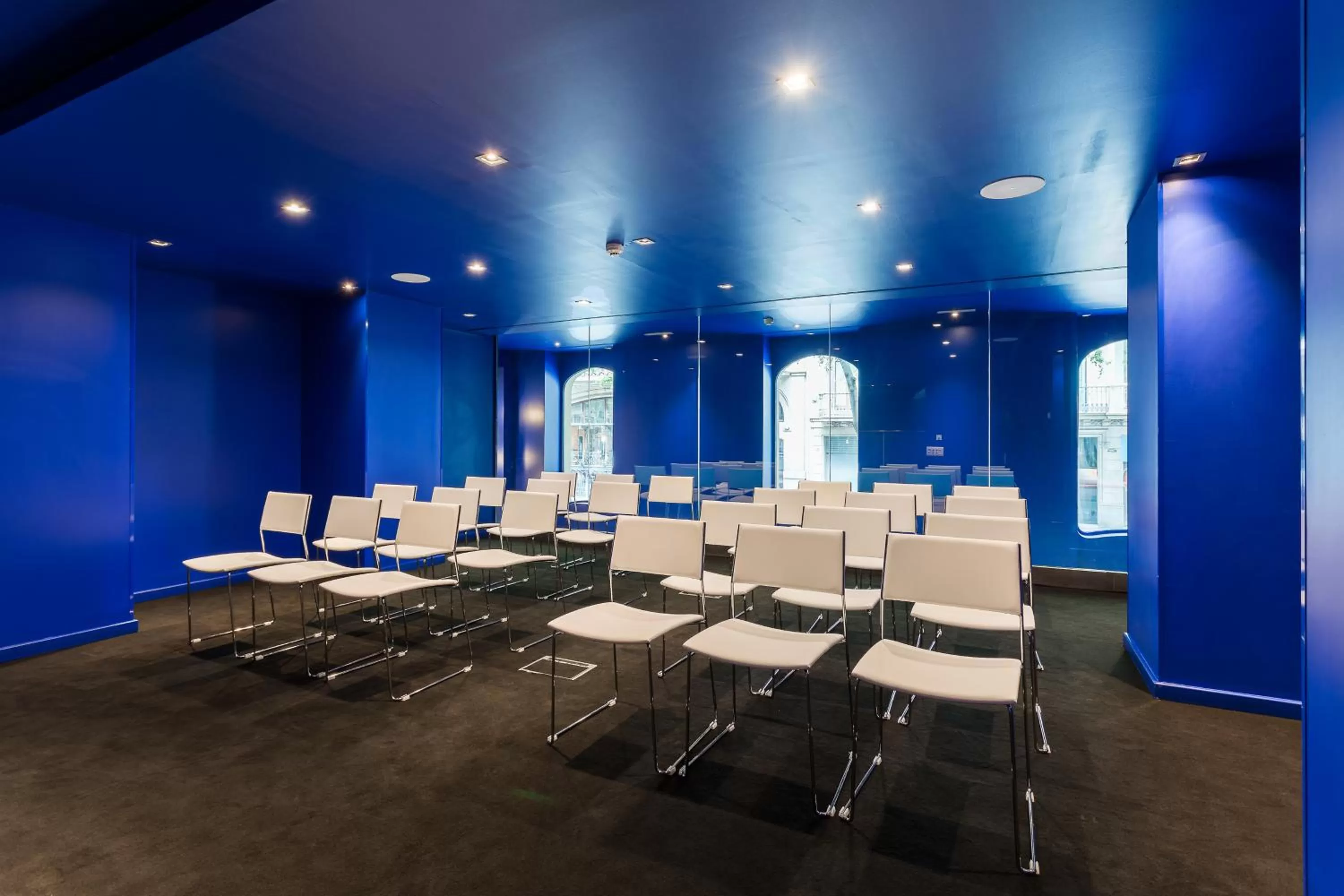 Business facilities in Room Mate Carla, Barcelona