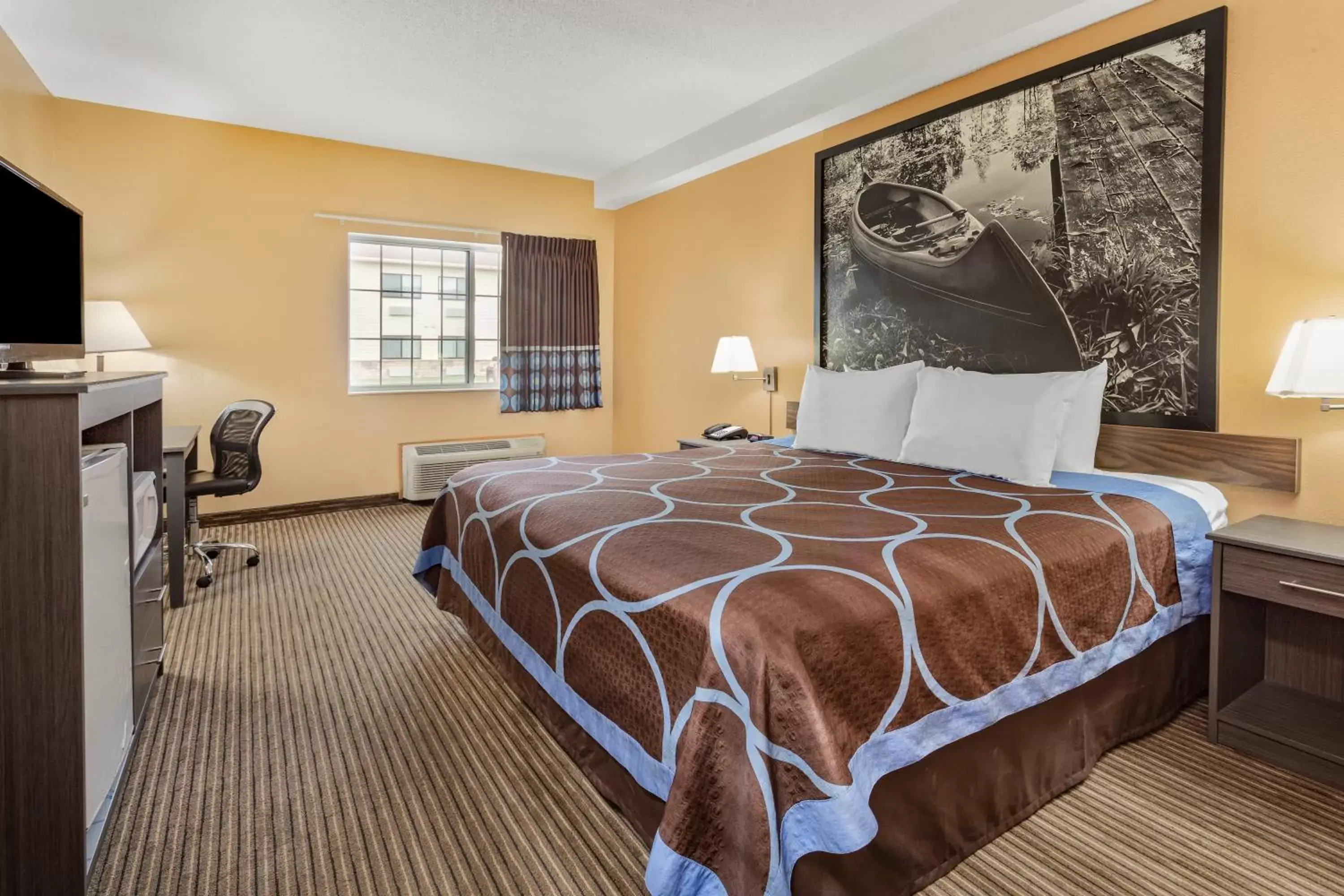 King Suite - Non-Smoking in Super 8 by Wyndham Fort Dodge IA King Suite - Non-Smoking in Super 8 by Wyndham Fort Dodge IA