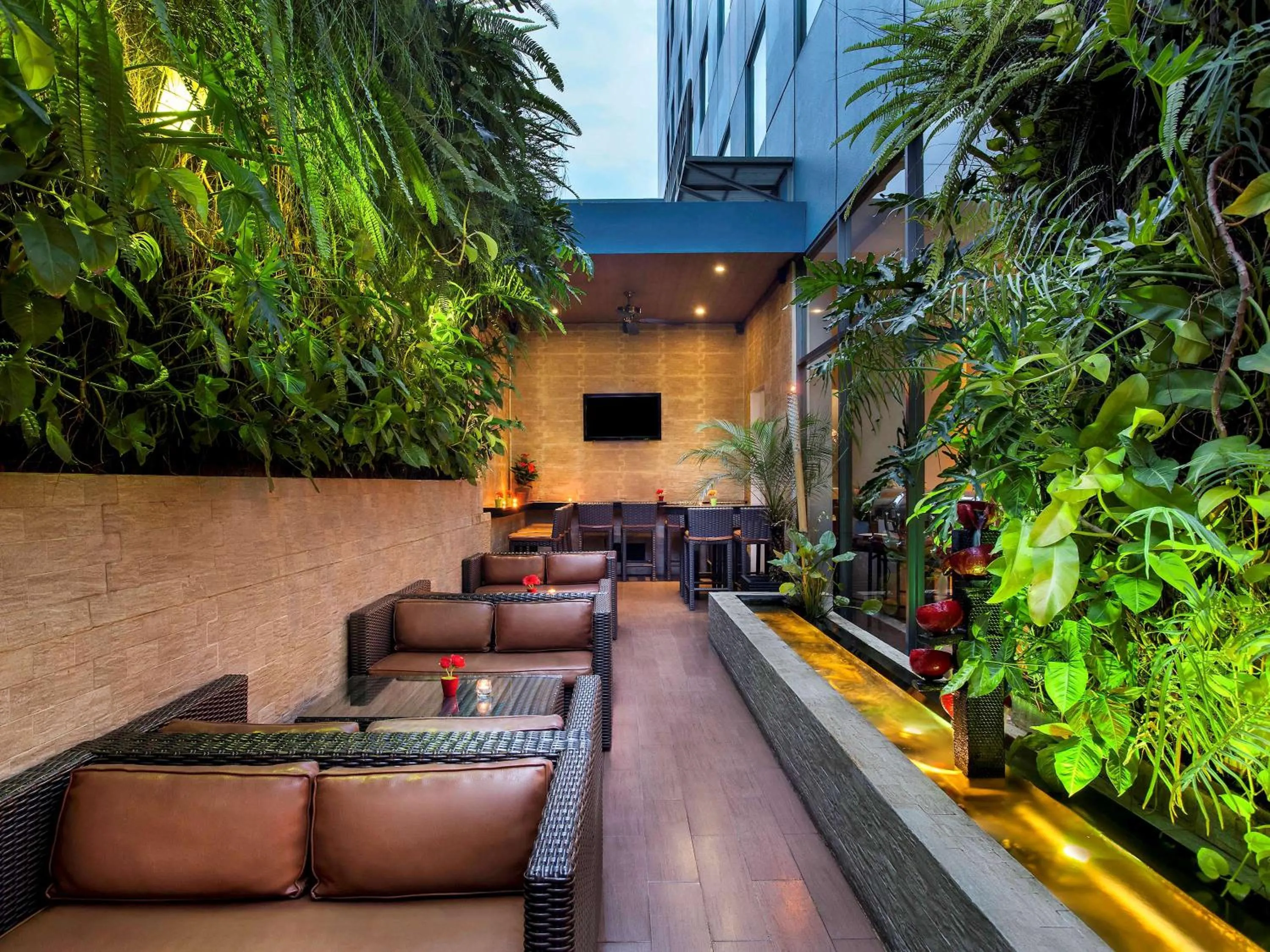 Restaurant/places to eat in Ibis Jakarta Arcadia