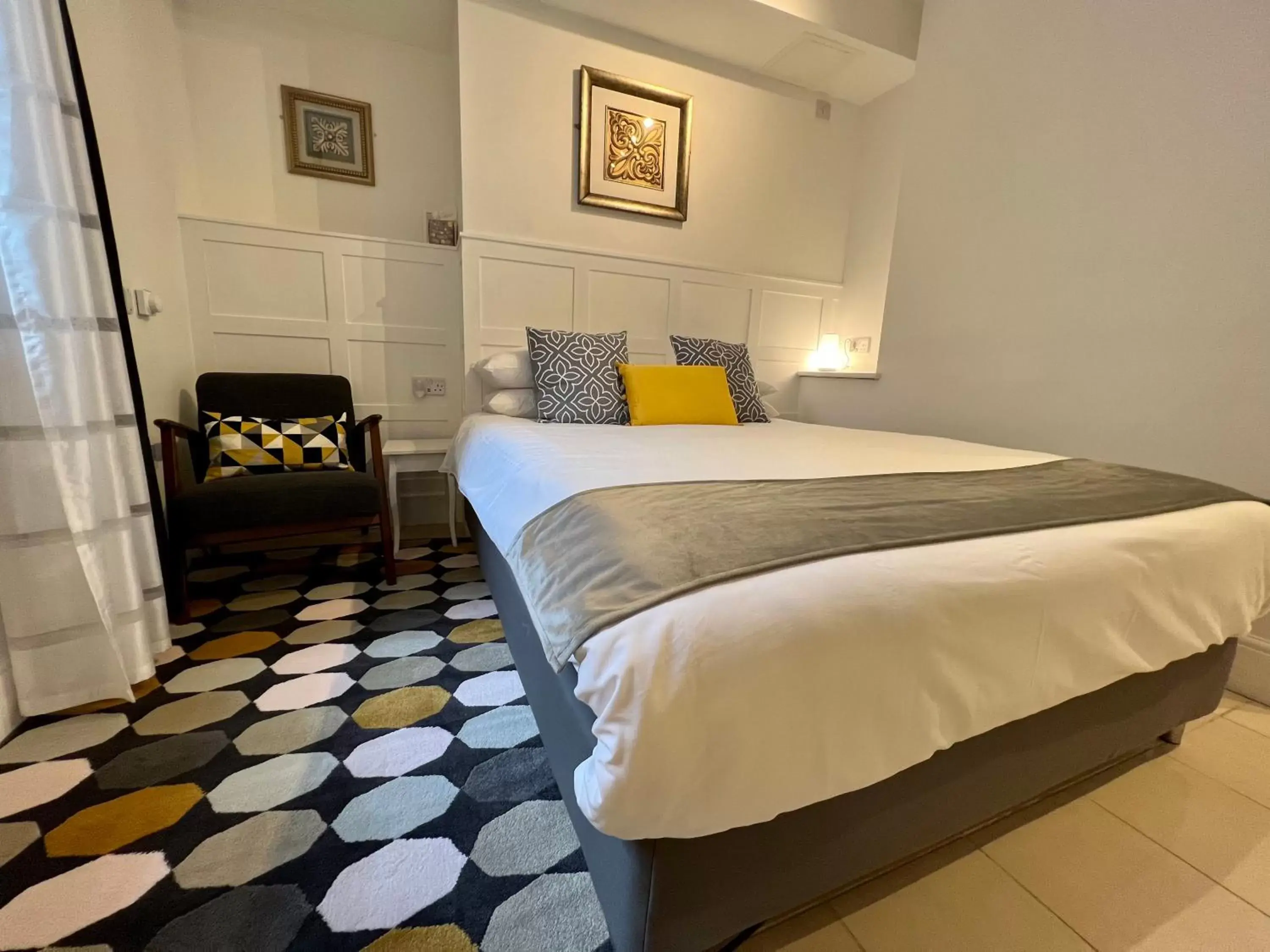 Superior Double Room in Ferndale Mews Superior Double Room in Ferndale Mews