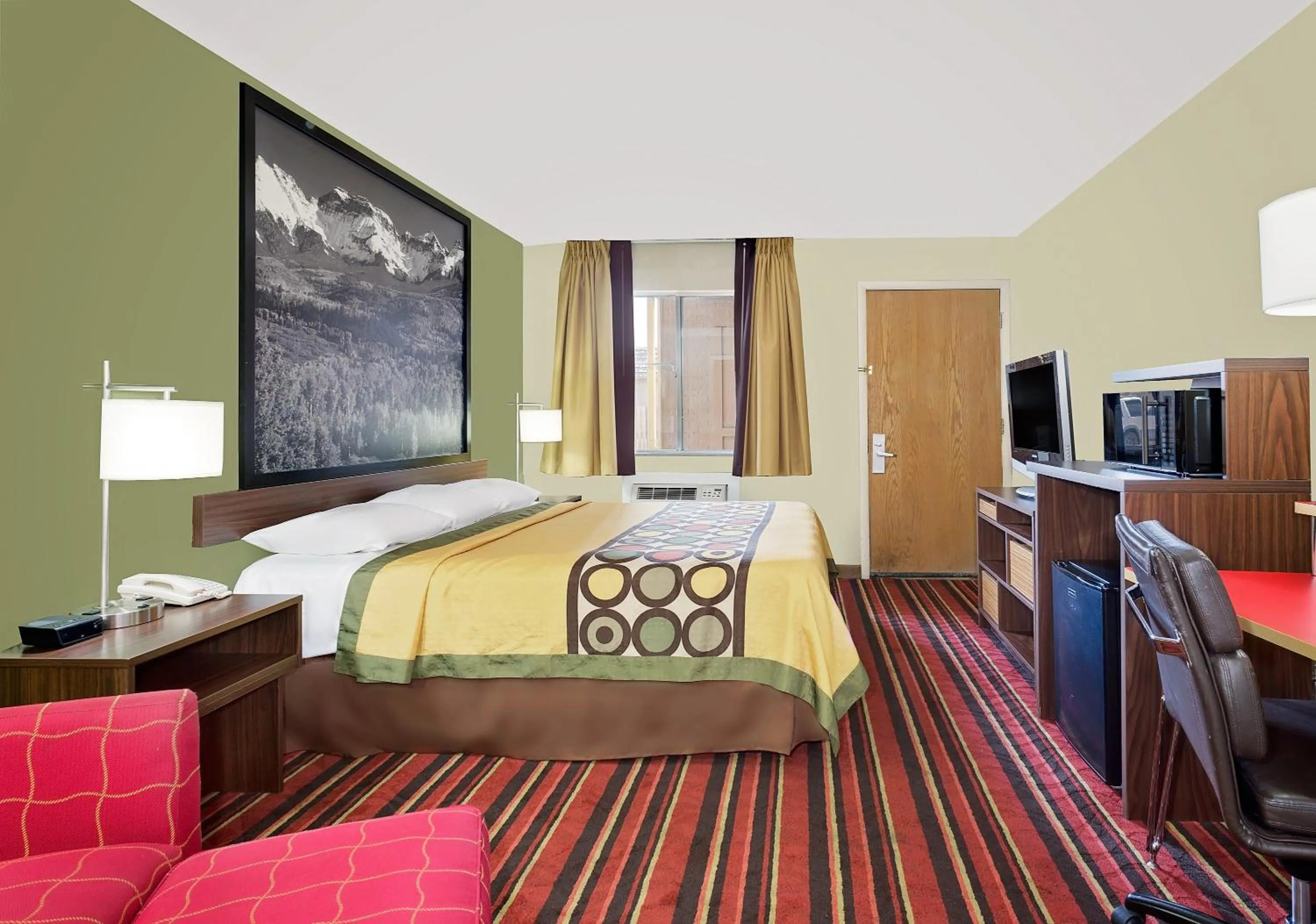 Photo of the whole room, Bed in Super 8 by Wyndham Denver Central