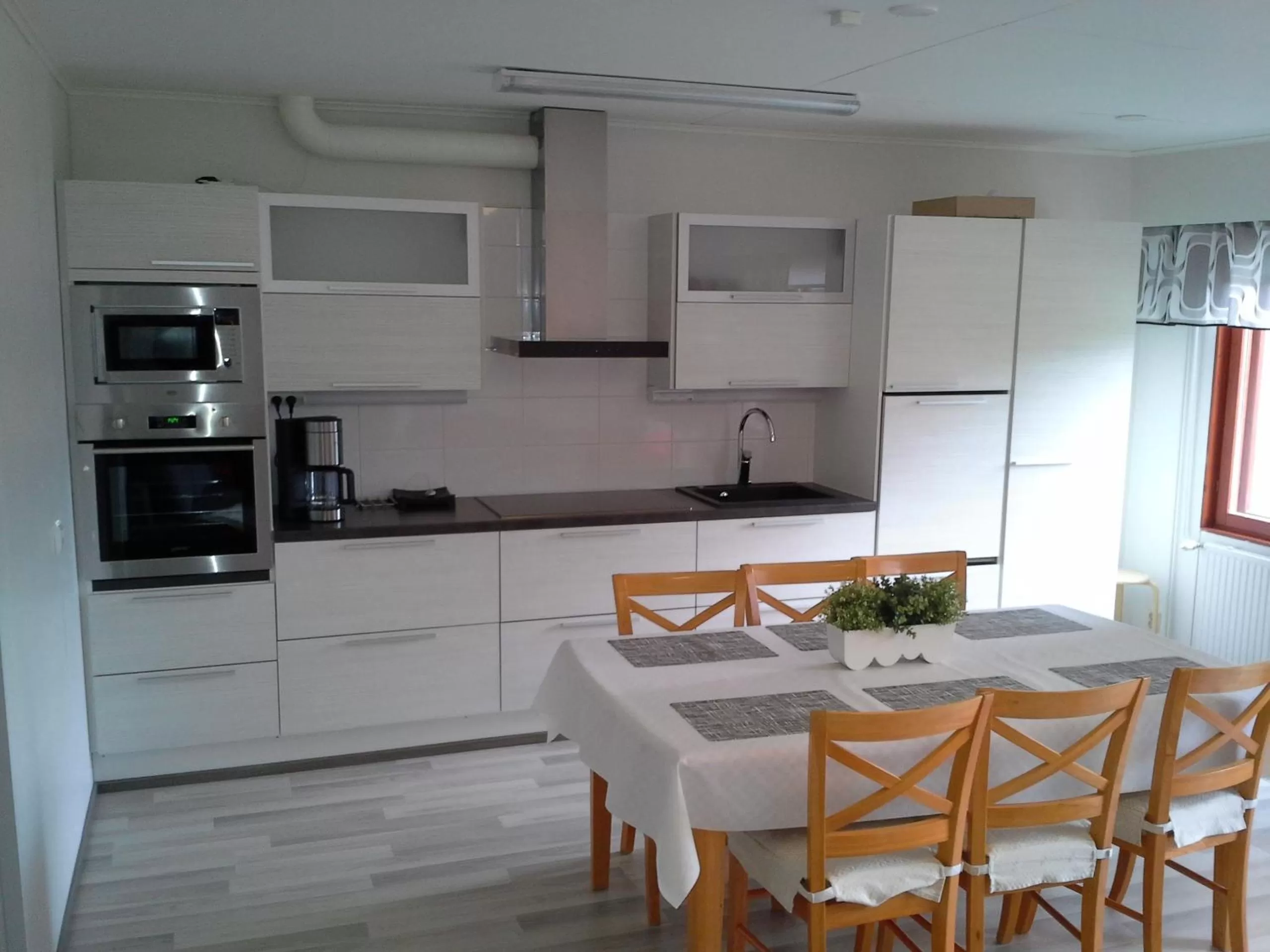 Kitchen/Kitchenette in Karemajat Panorama hotel