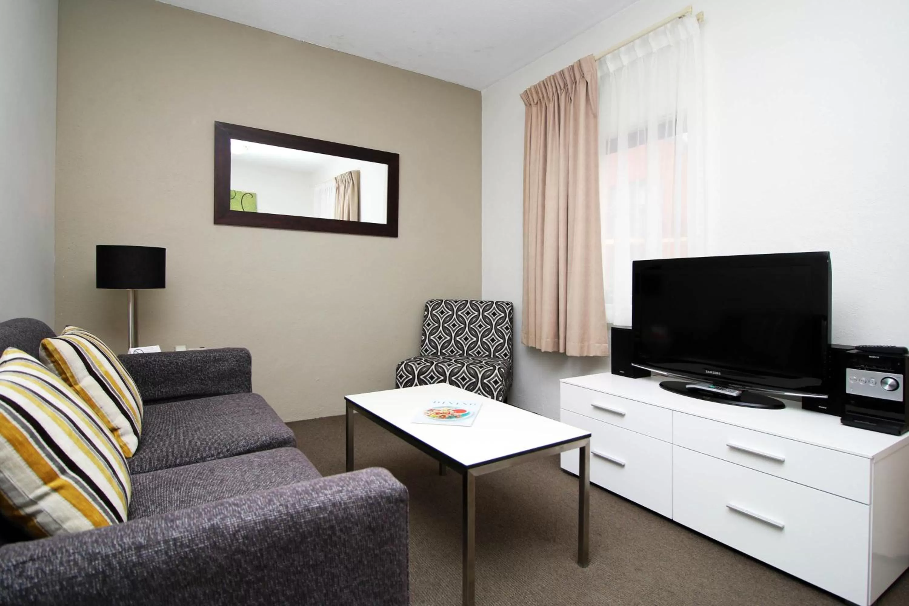 Seating area in BreakFree Adelaide