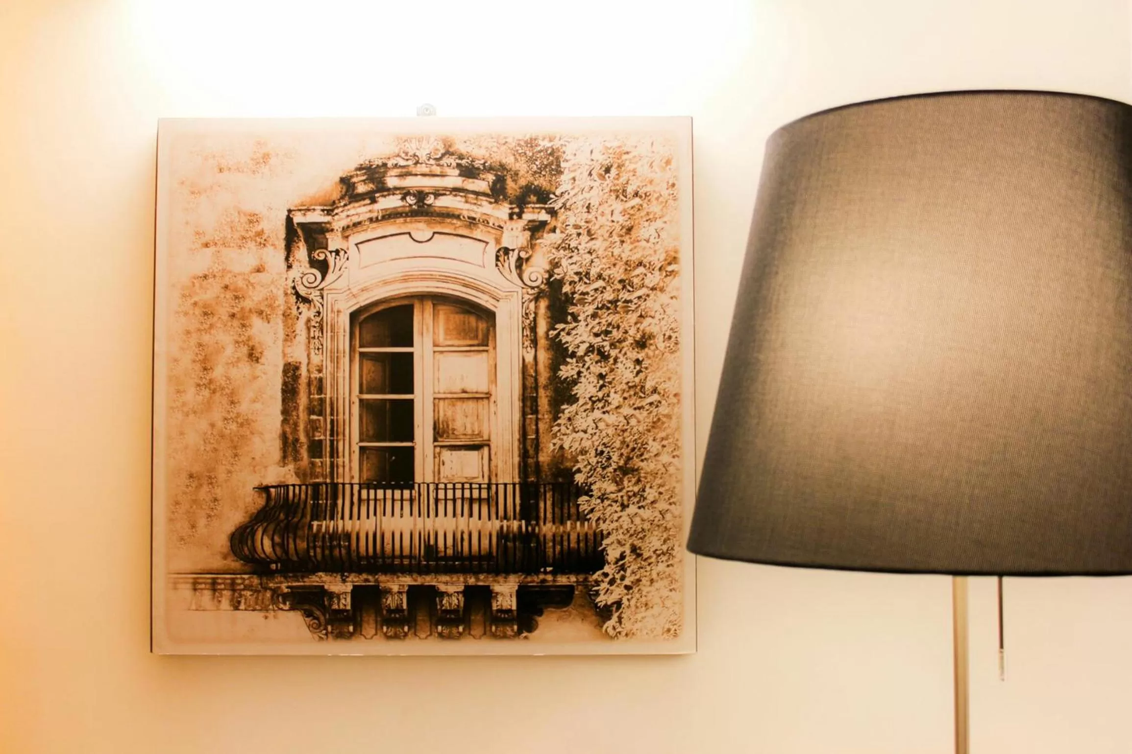 Decorative detail in Hotel Porta Reale