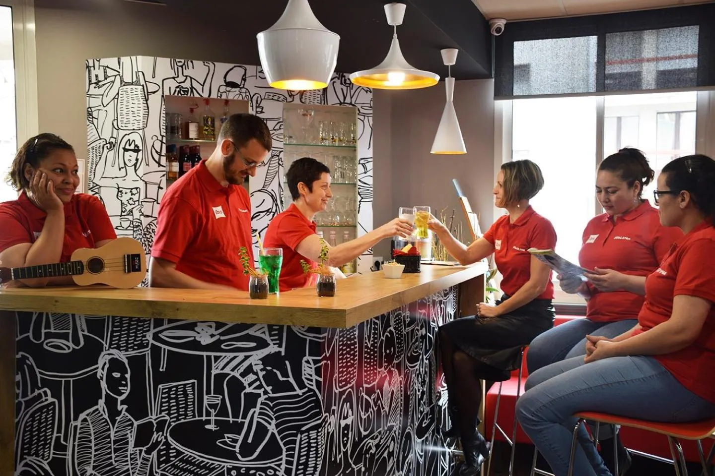 Staff in ibis Rodez Centre