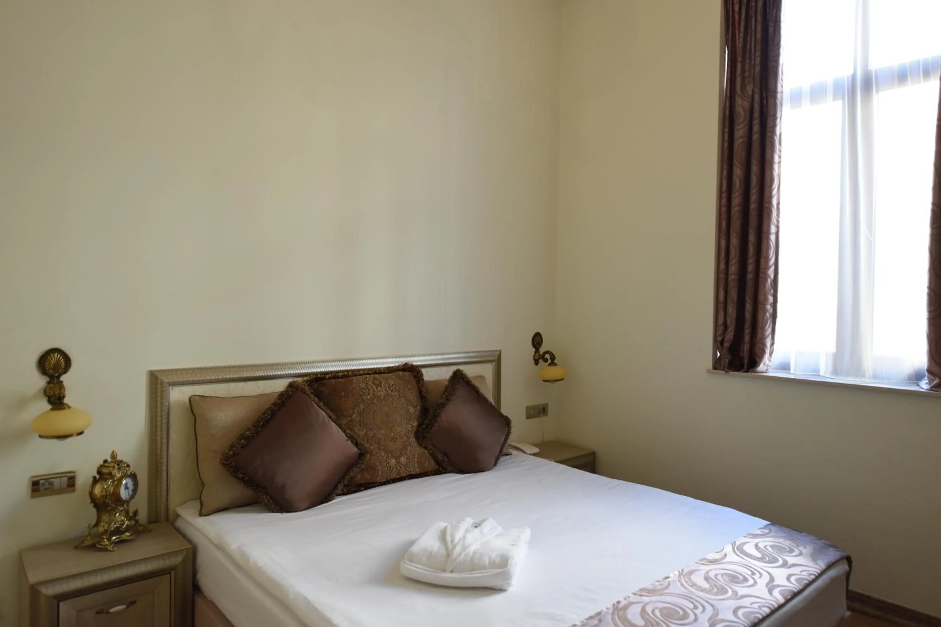 Bedroom, Bed in Euro Hotel Grivita