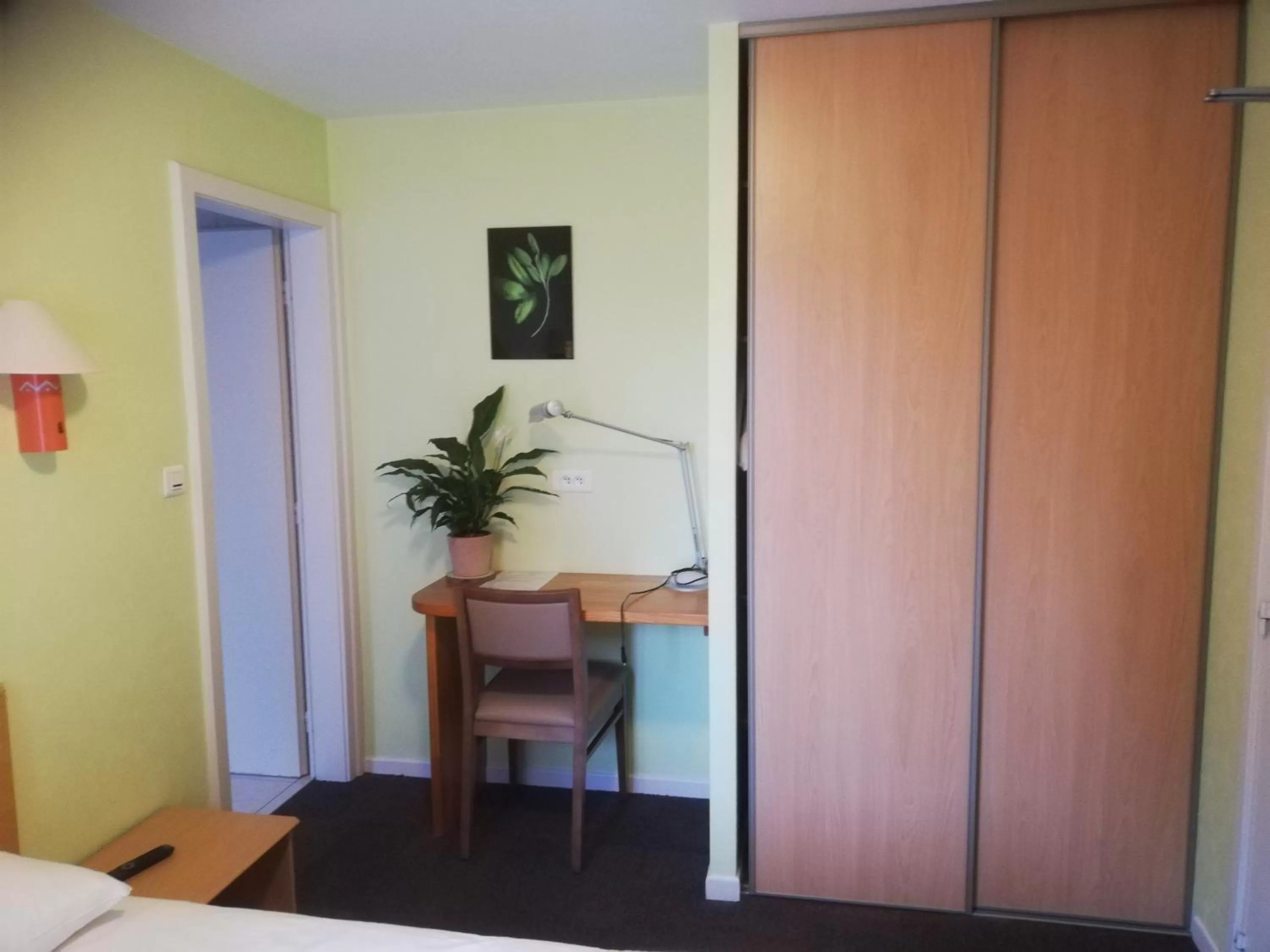 Seating area, Bed in Hôtel Restaurant Le Moschenross