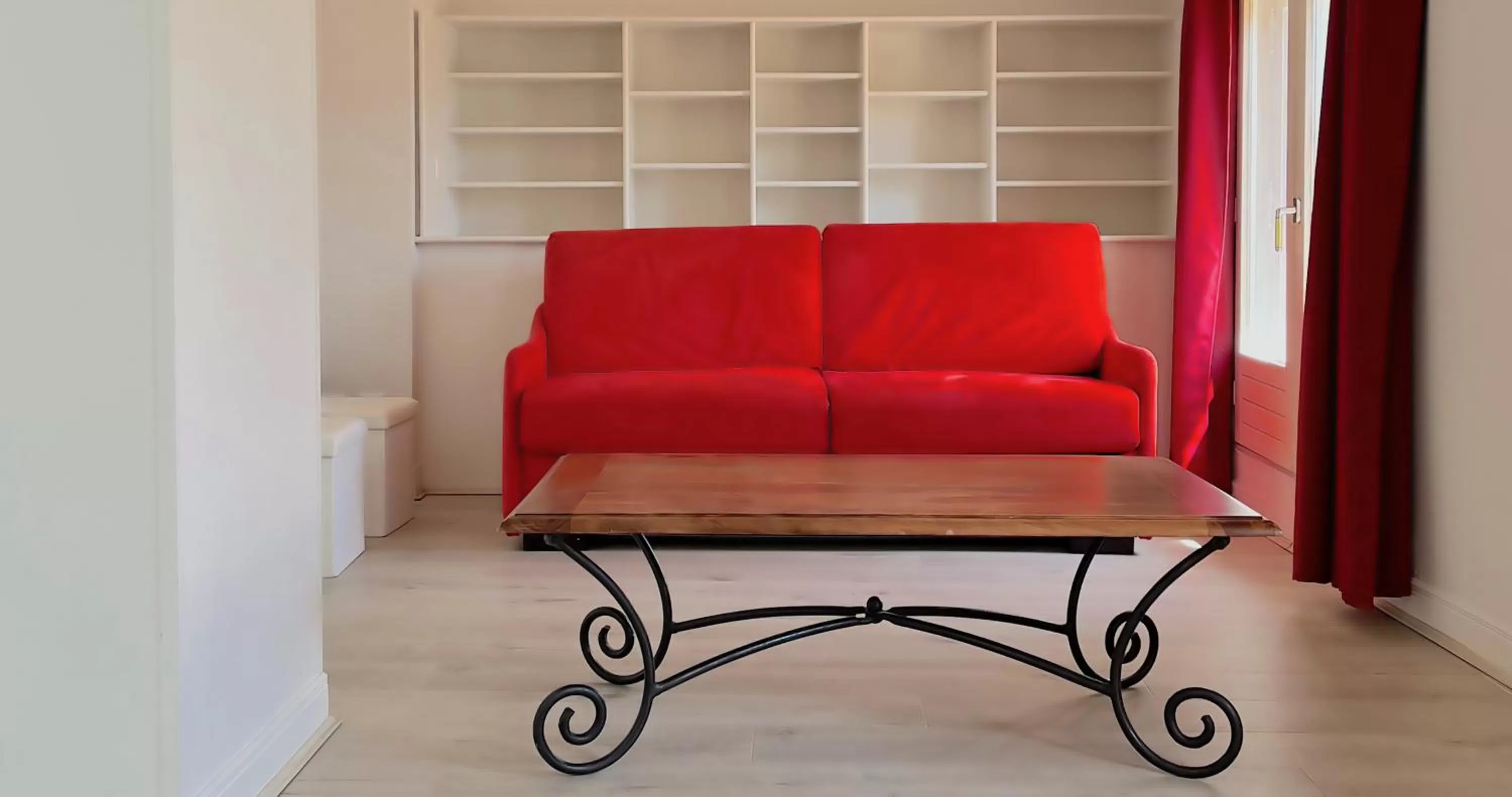 Shower in Hôtel l'Arena