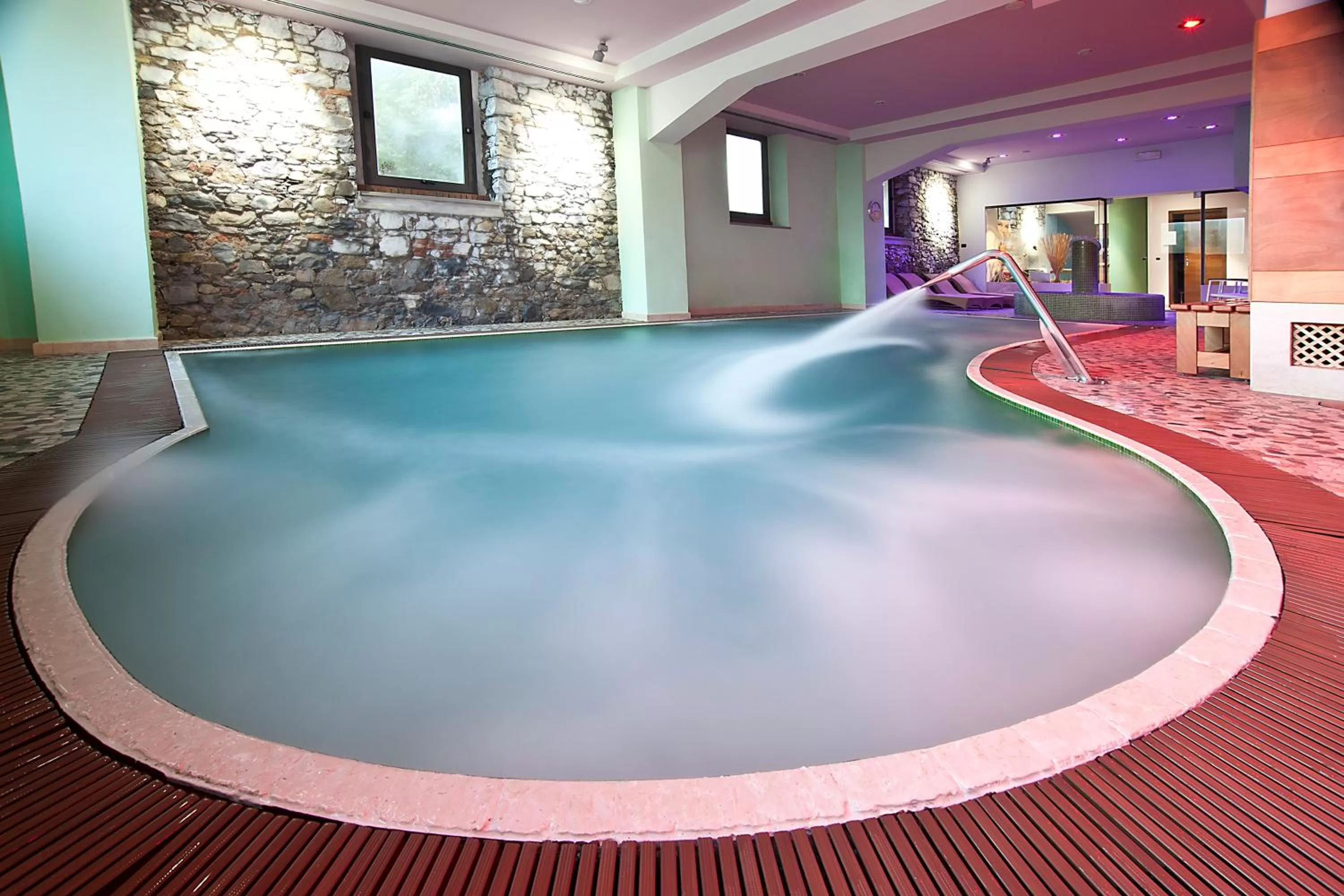 Hot Tub in Hotel Lovere Resort & Spa