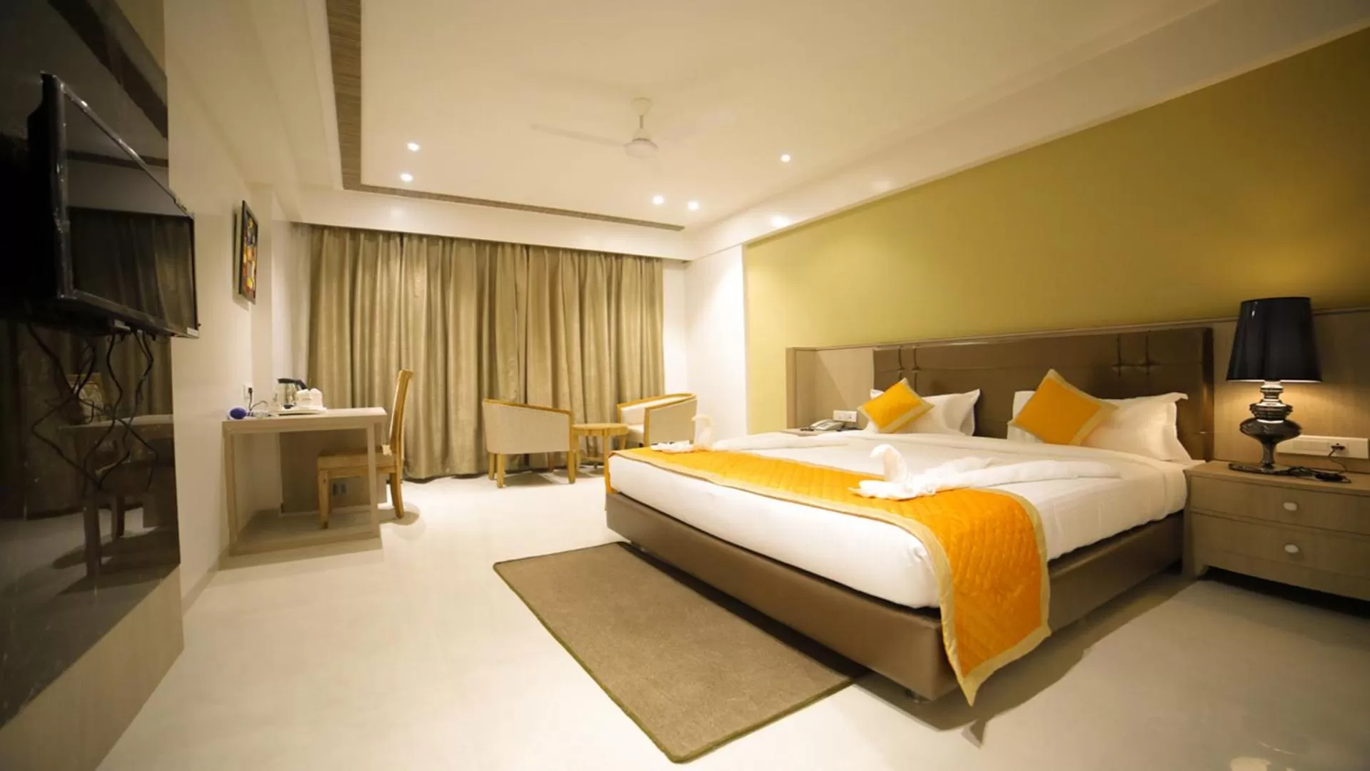 Bed in Dhamma Grand Hotel Resort