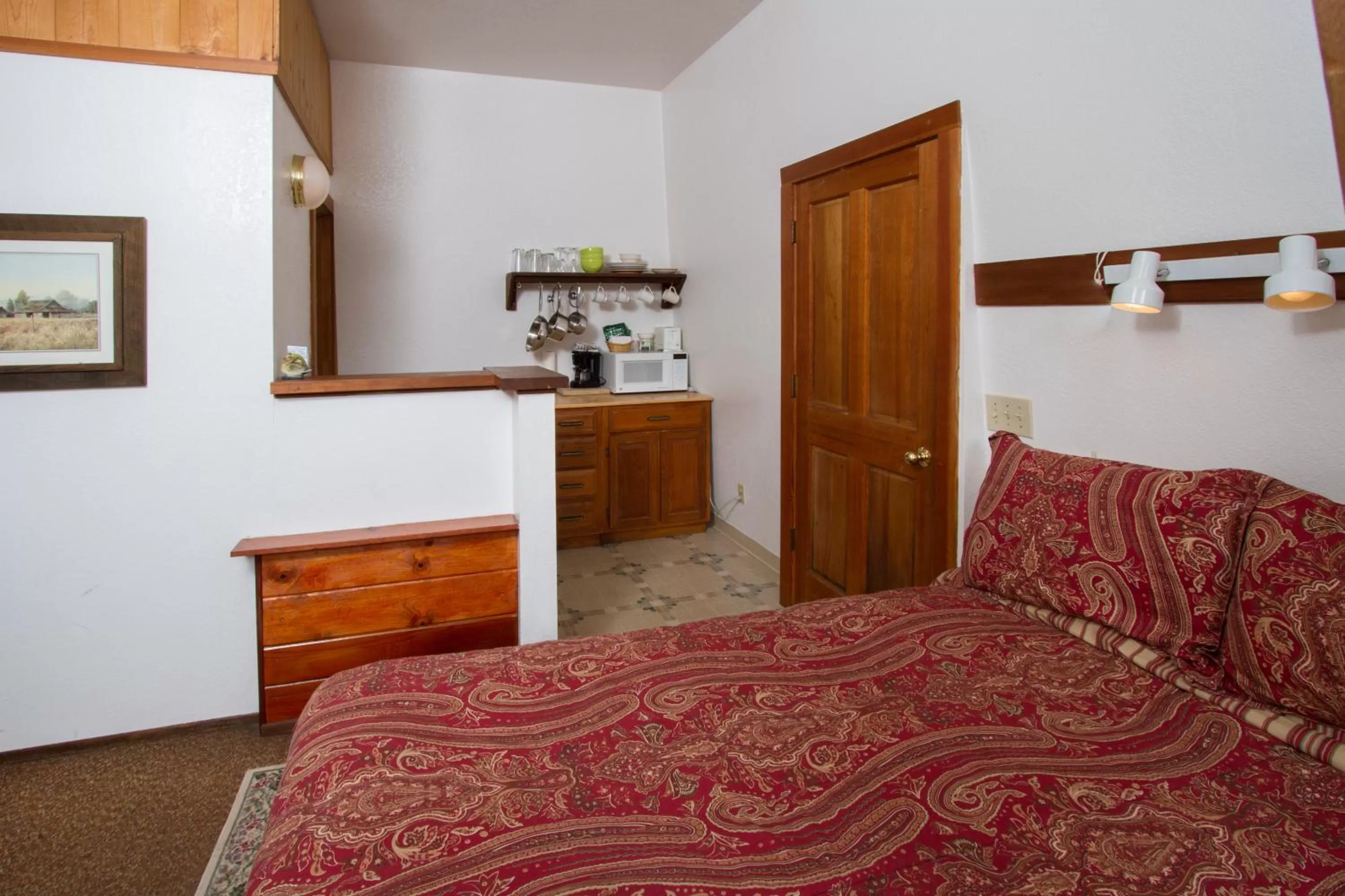 Bed in Sweetwater Inn and Spa