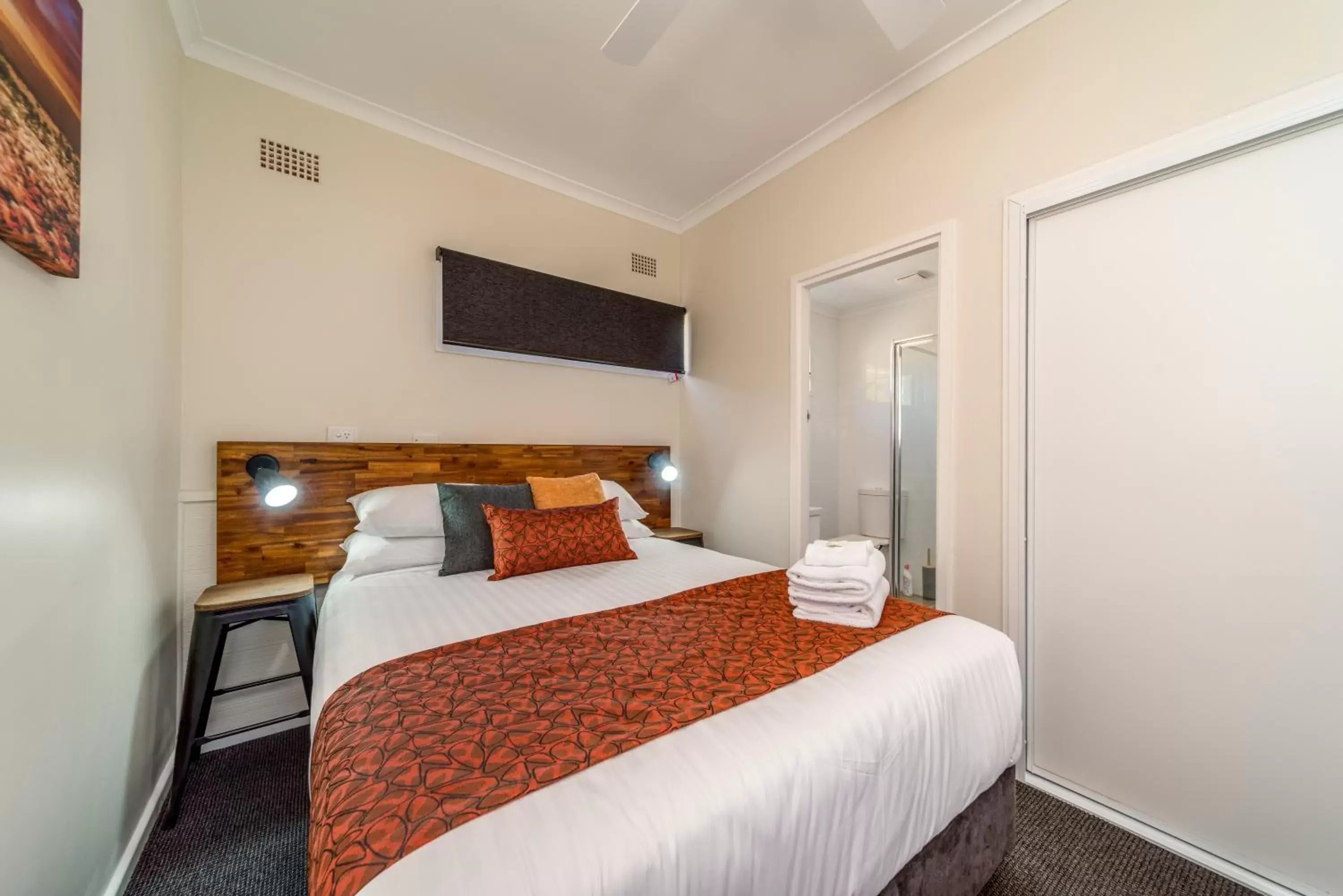 Economy Double Room in Black Sheep Motel Goulburn Economy Double Room in Black Sheep Motel Goulburn
