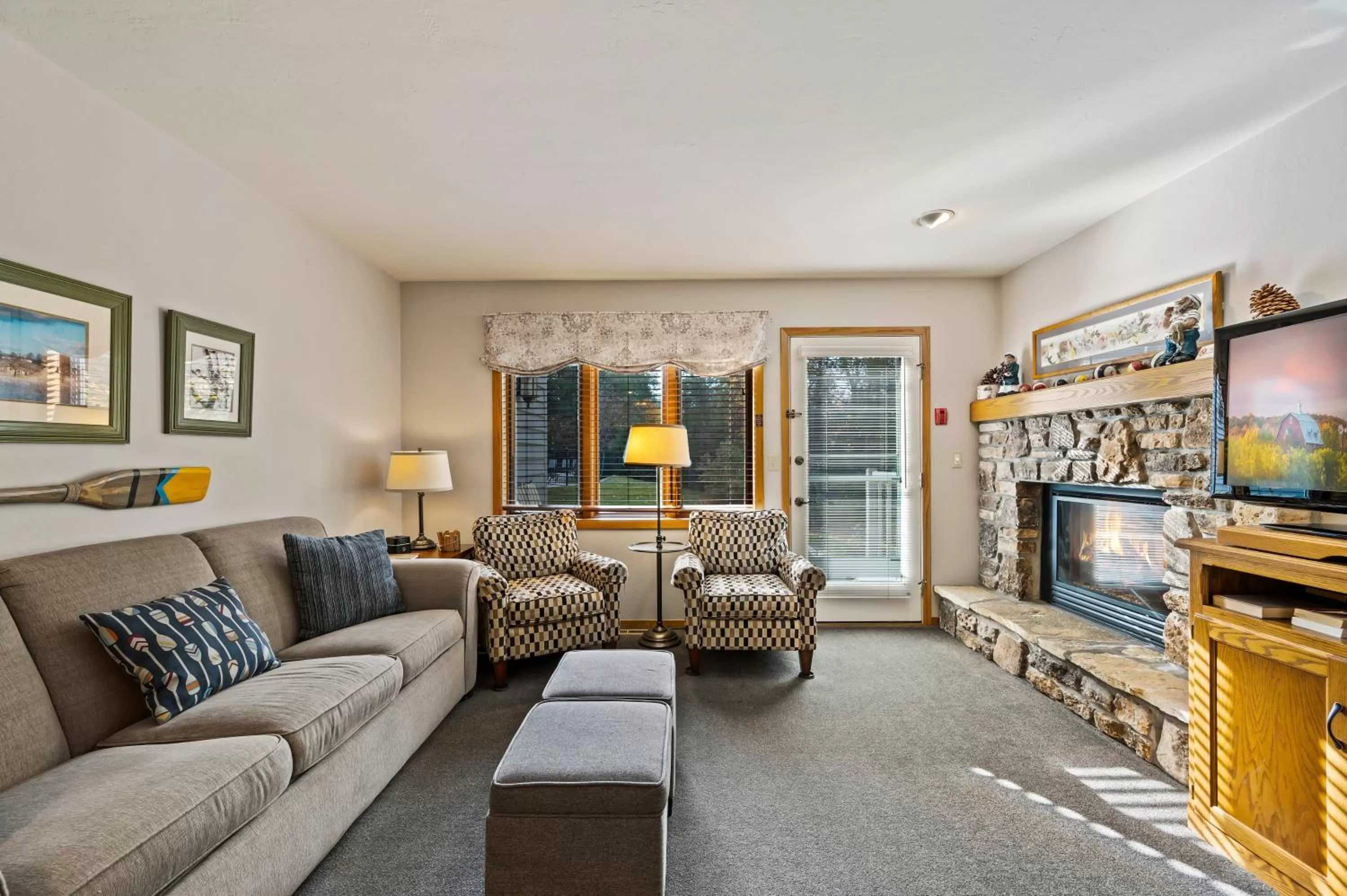 Living room in Evergreen Hill Condominiums