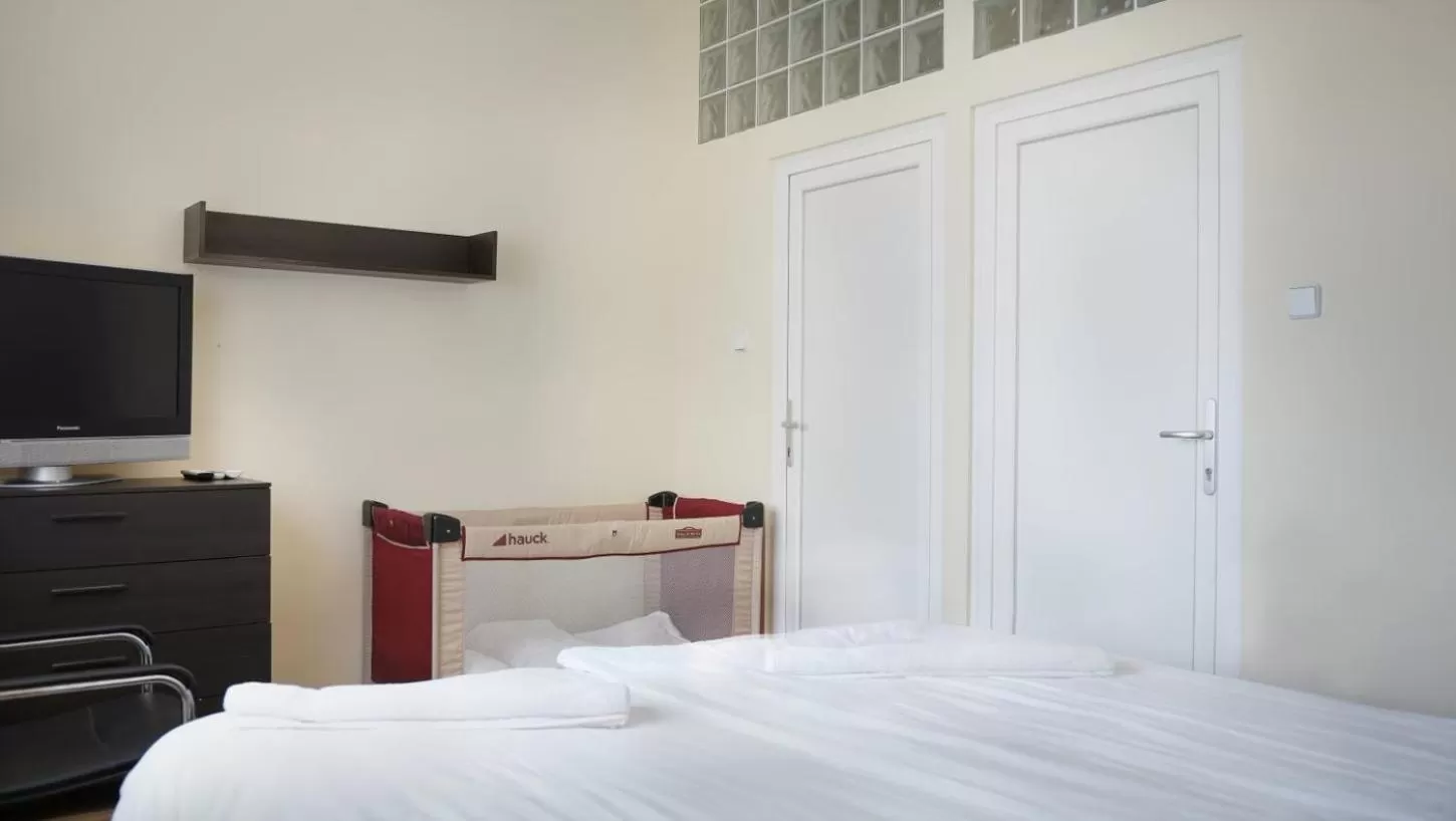 Bed in Teke Bowling Centrum és Sport Panzió