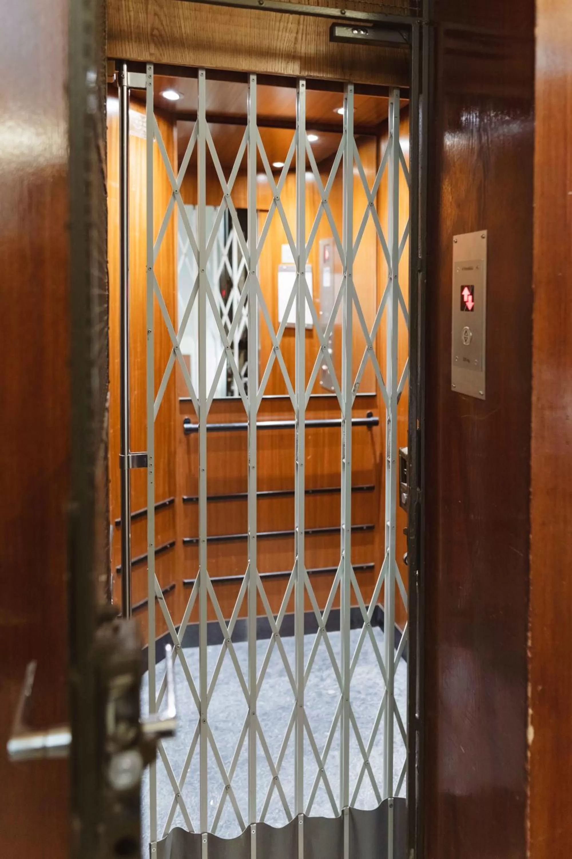 elevator, Bed in Hotel Bastian