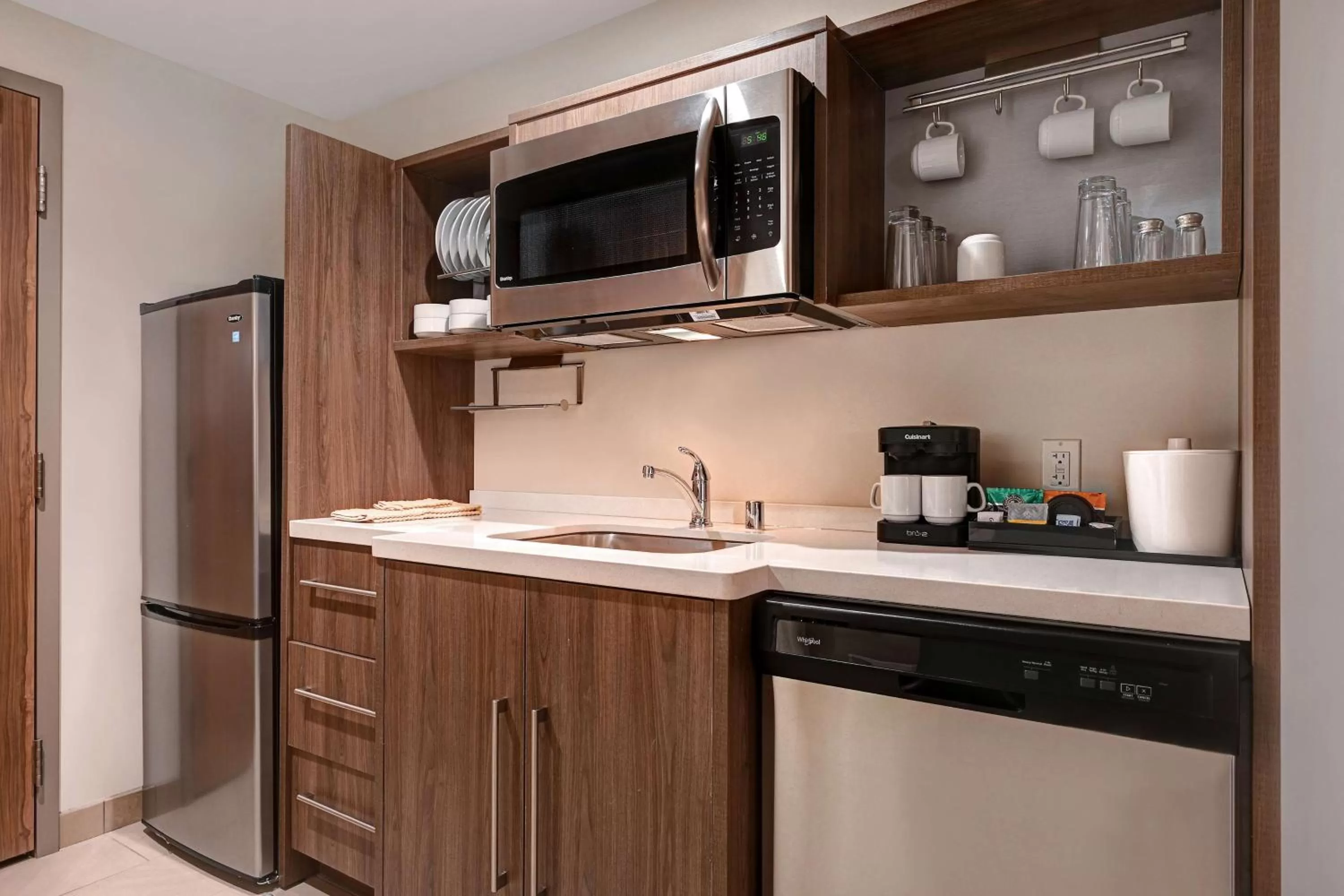 Kitchen or kitchenette in Home2 Suites By Hilton Anaheim Resort