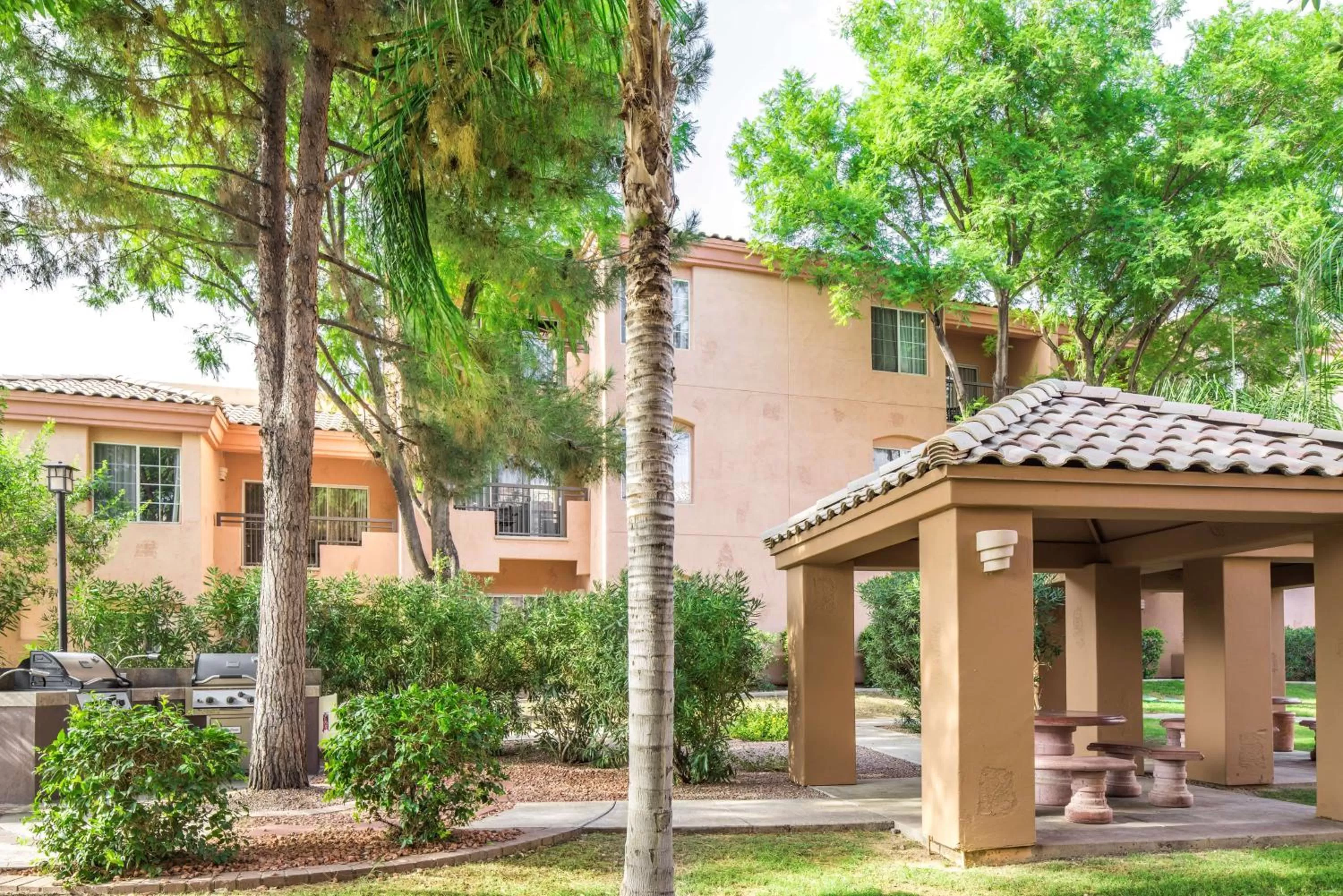 Property building in Hilton Vacation Club Scottsdale Villa Mirage