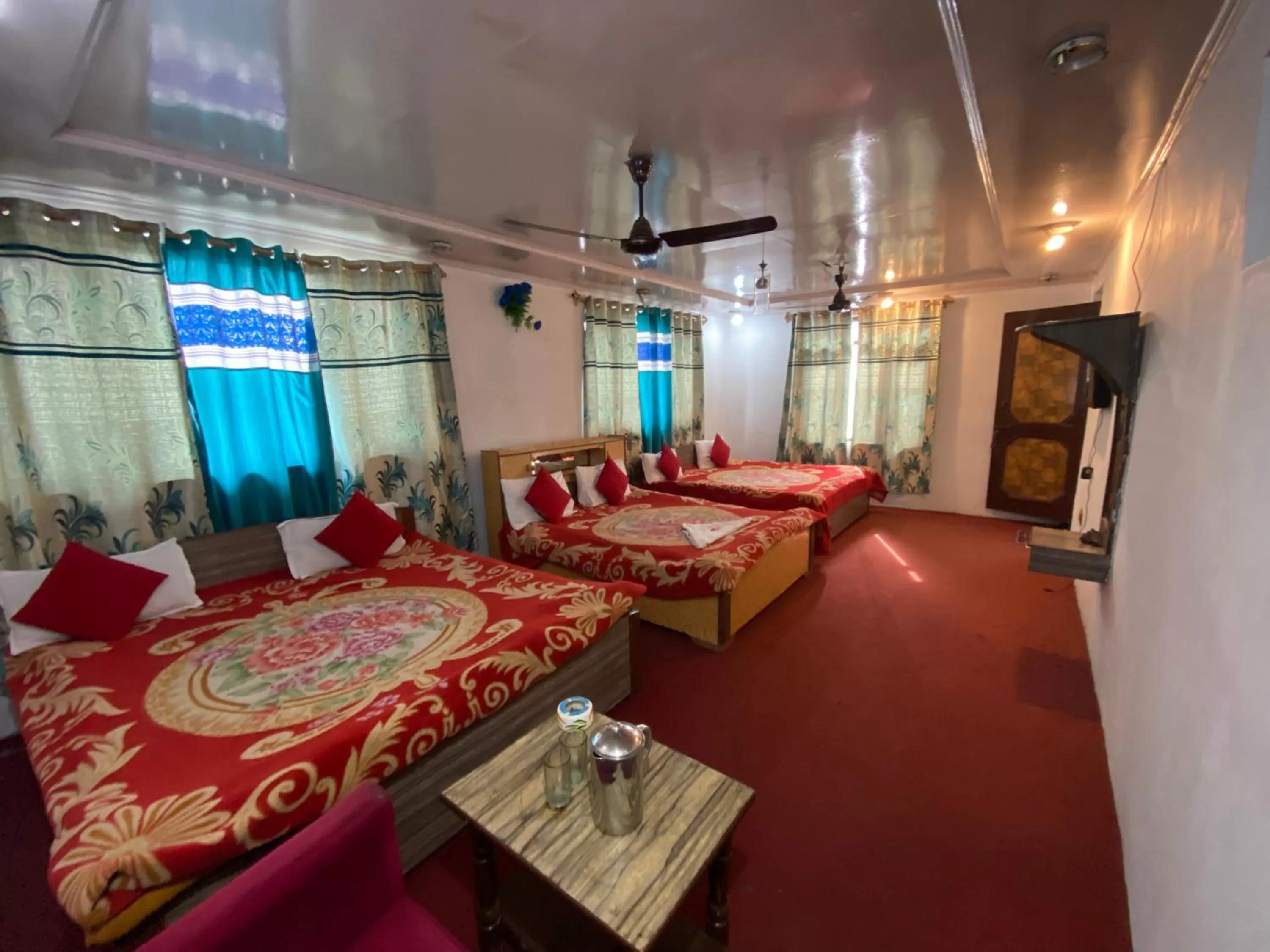 Bed in Hotel Young Mamta