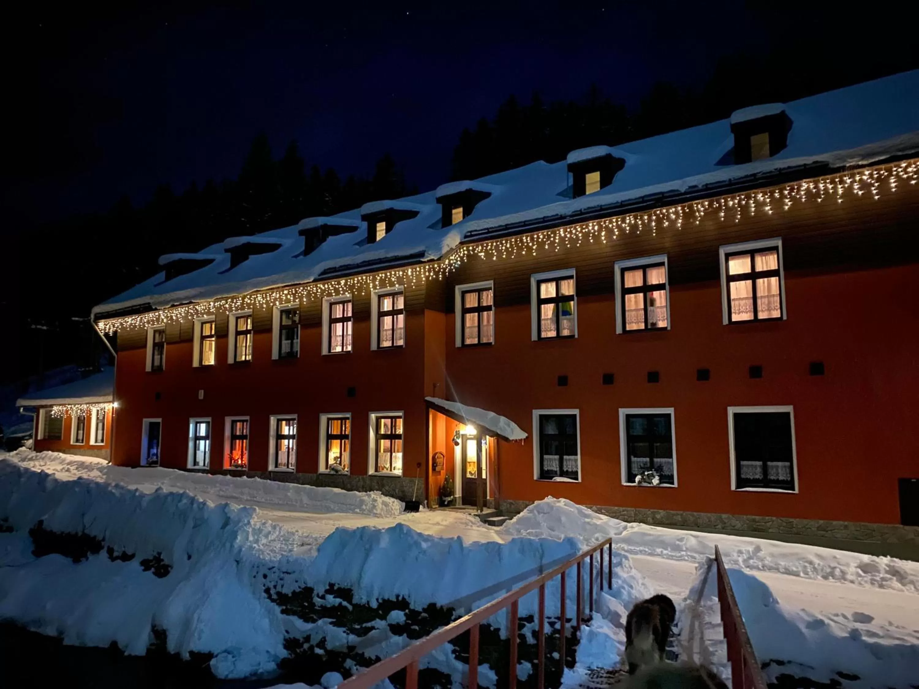 Property building in Hotel Petski