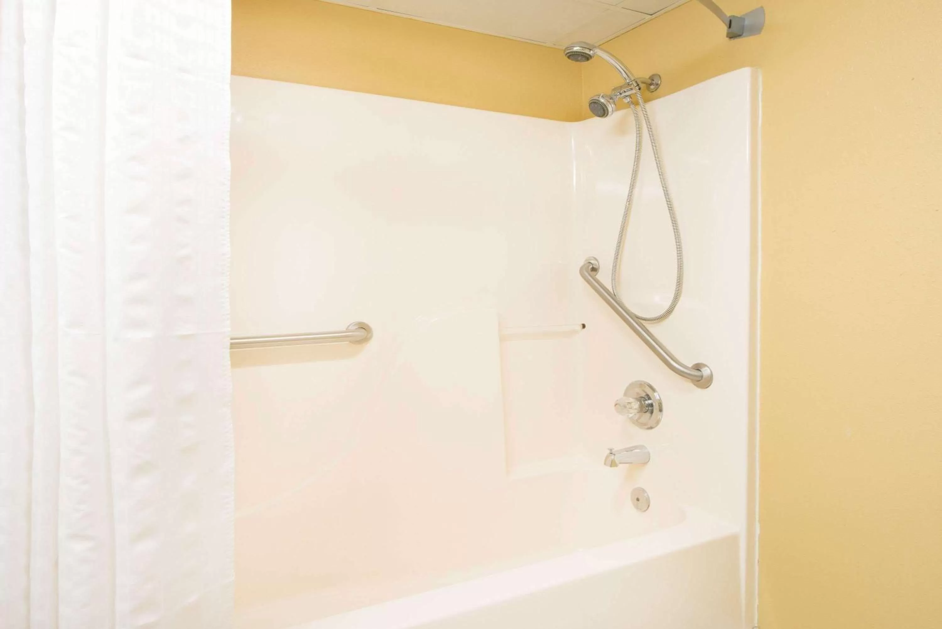 Bathroom in Super 8 by Wyndham Lamar