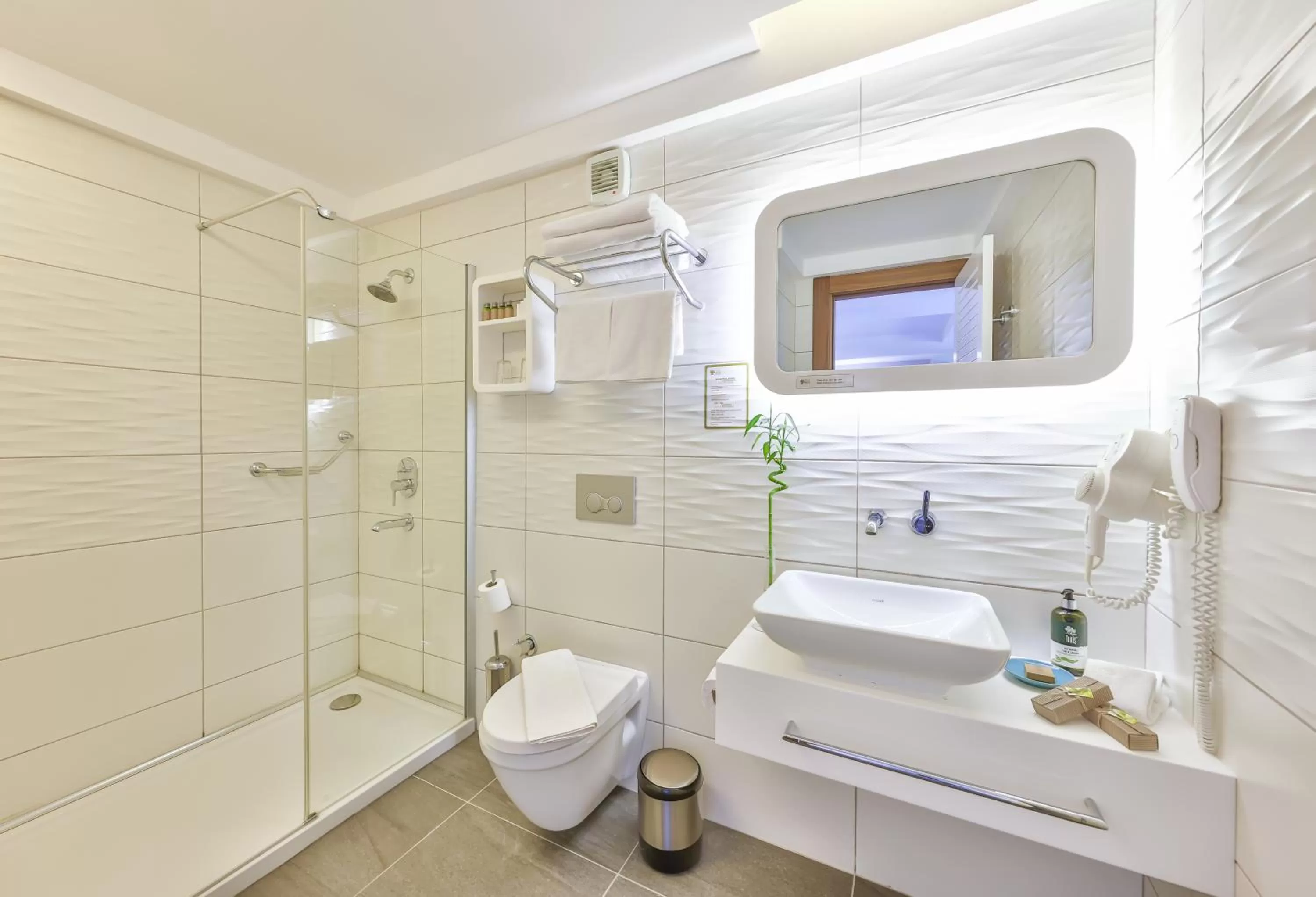 Toilet in Olea Nova Hotel