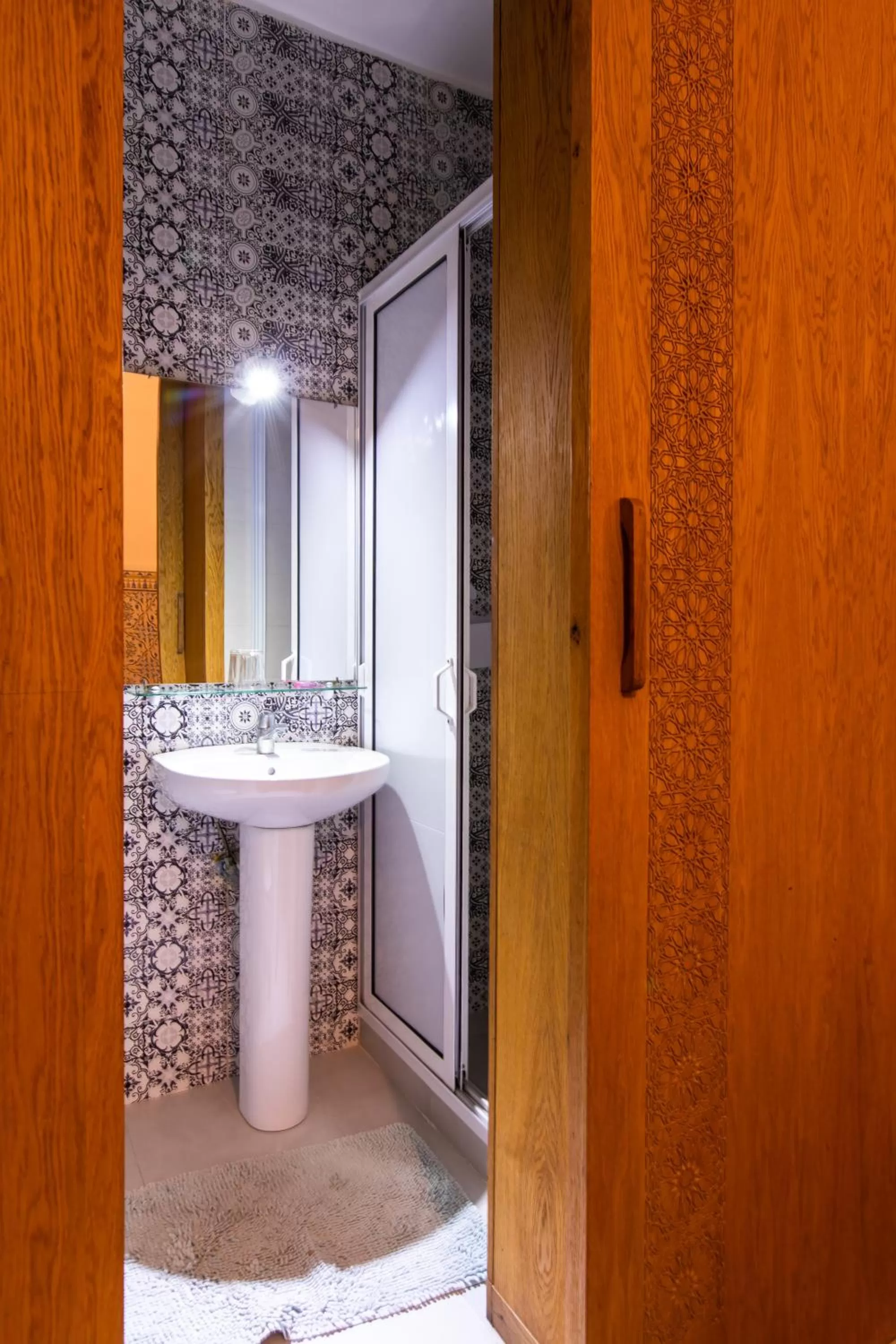 Bathroom in Hotel Toulousain