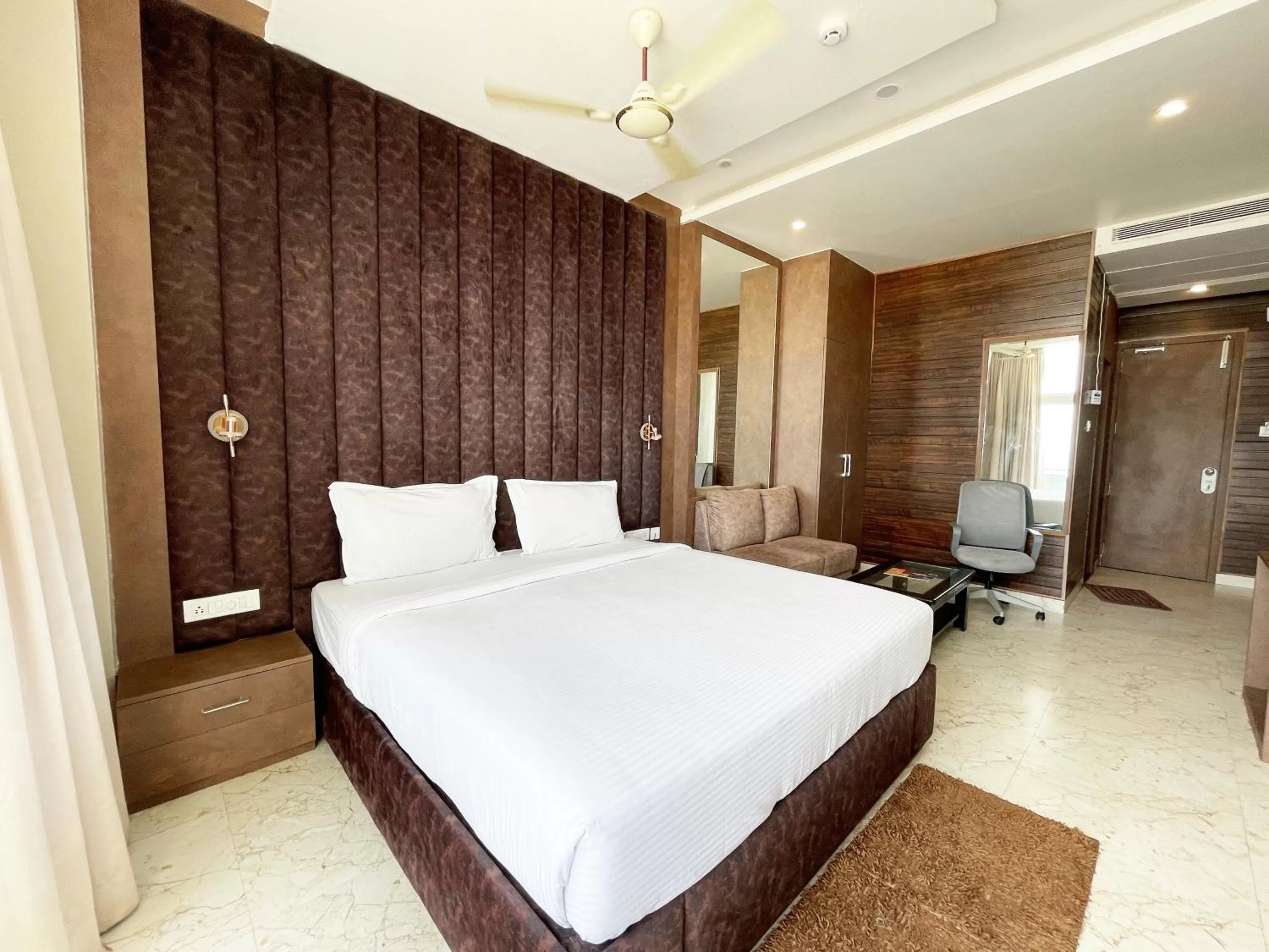 Bed in Hotel TBS sea view ! Puri