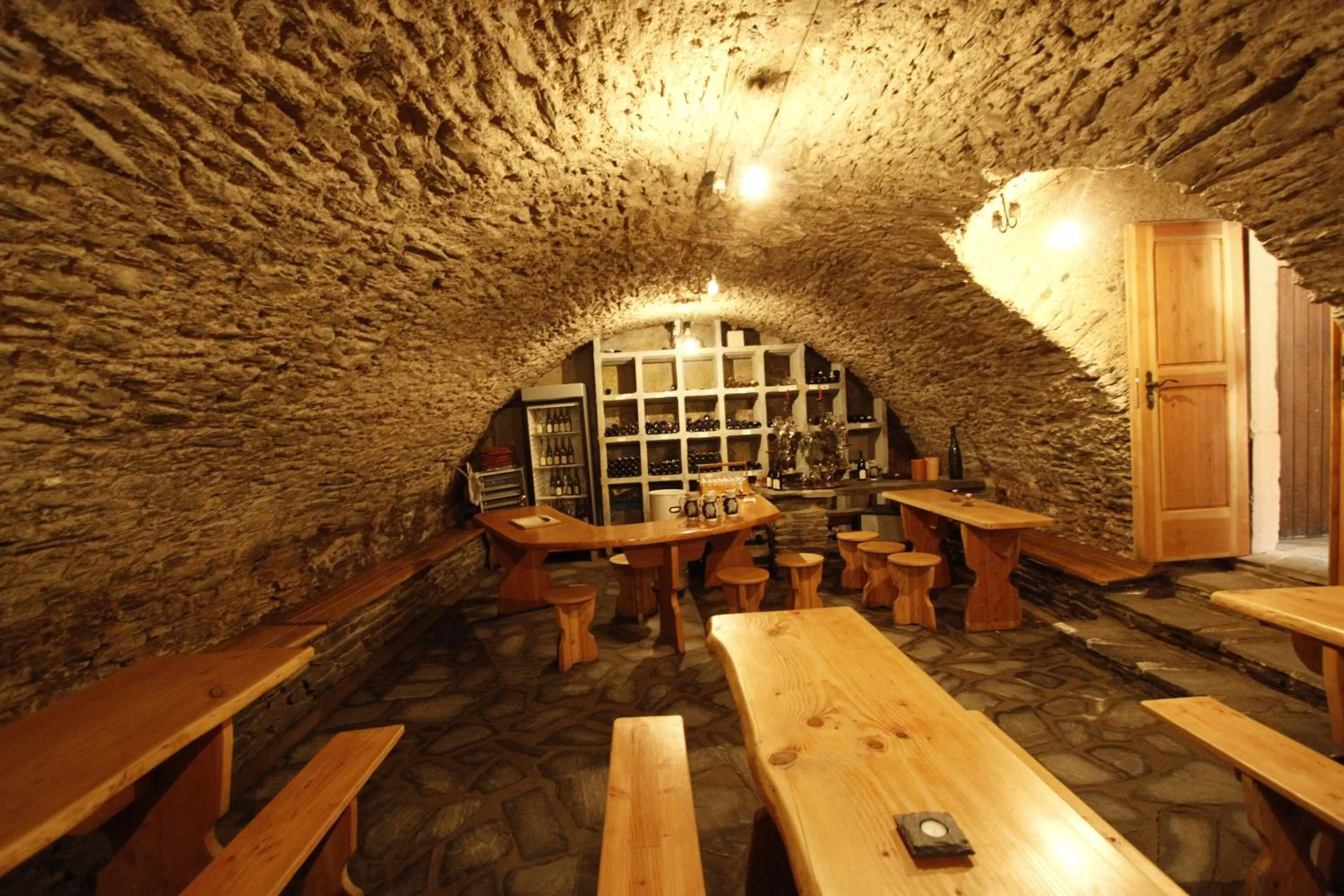 Restaurant/places to eat in Hotel und Weingut Karlsmühle