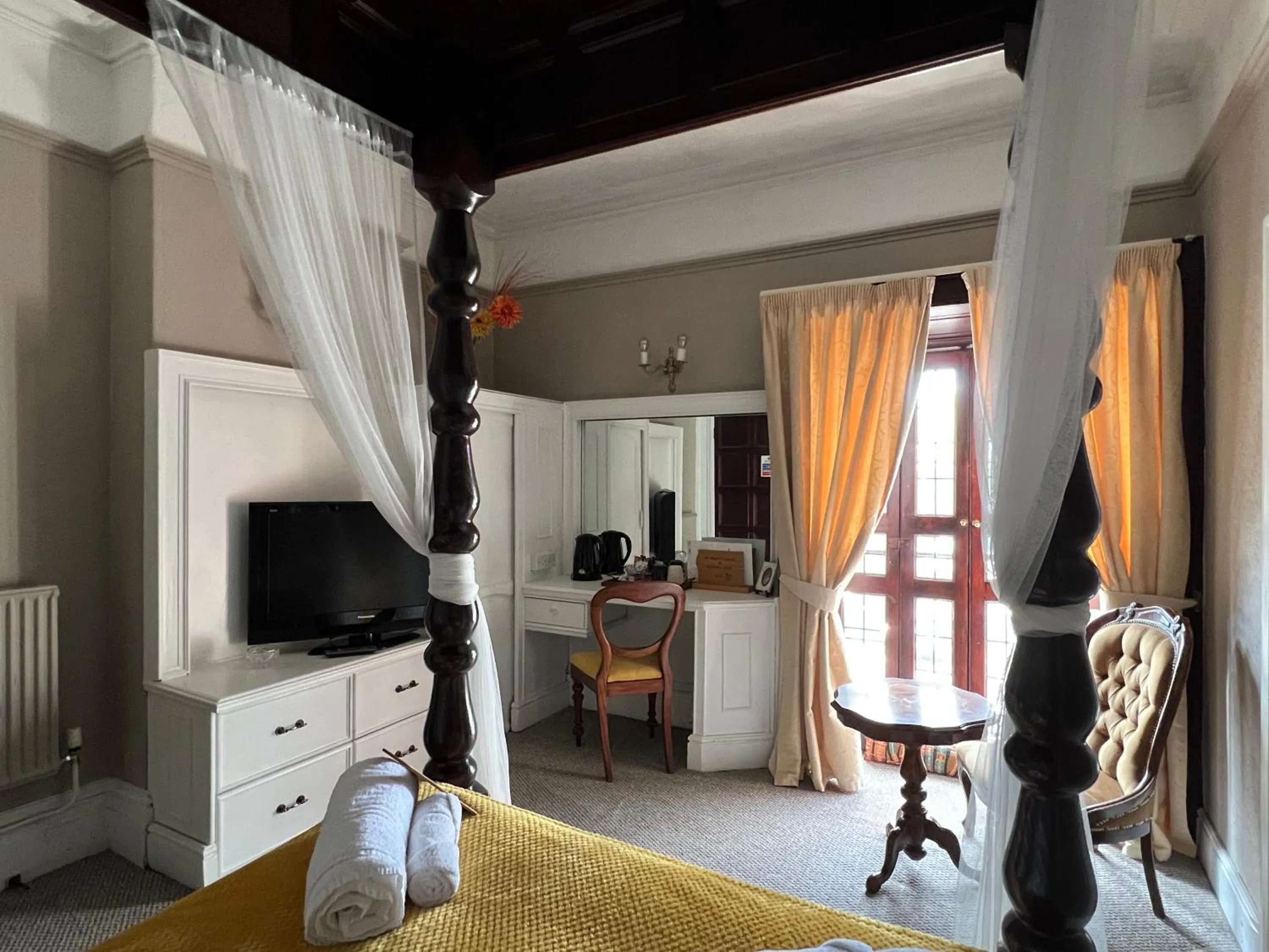 Bed in Georgian House Hotel