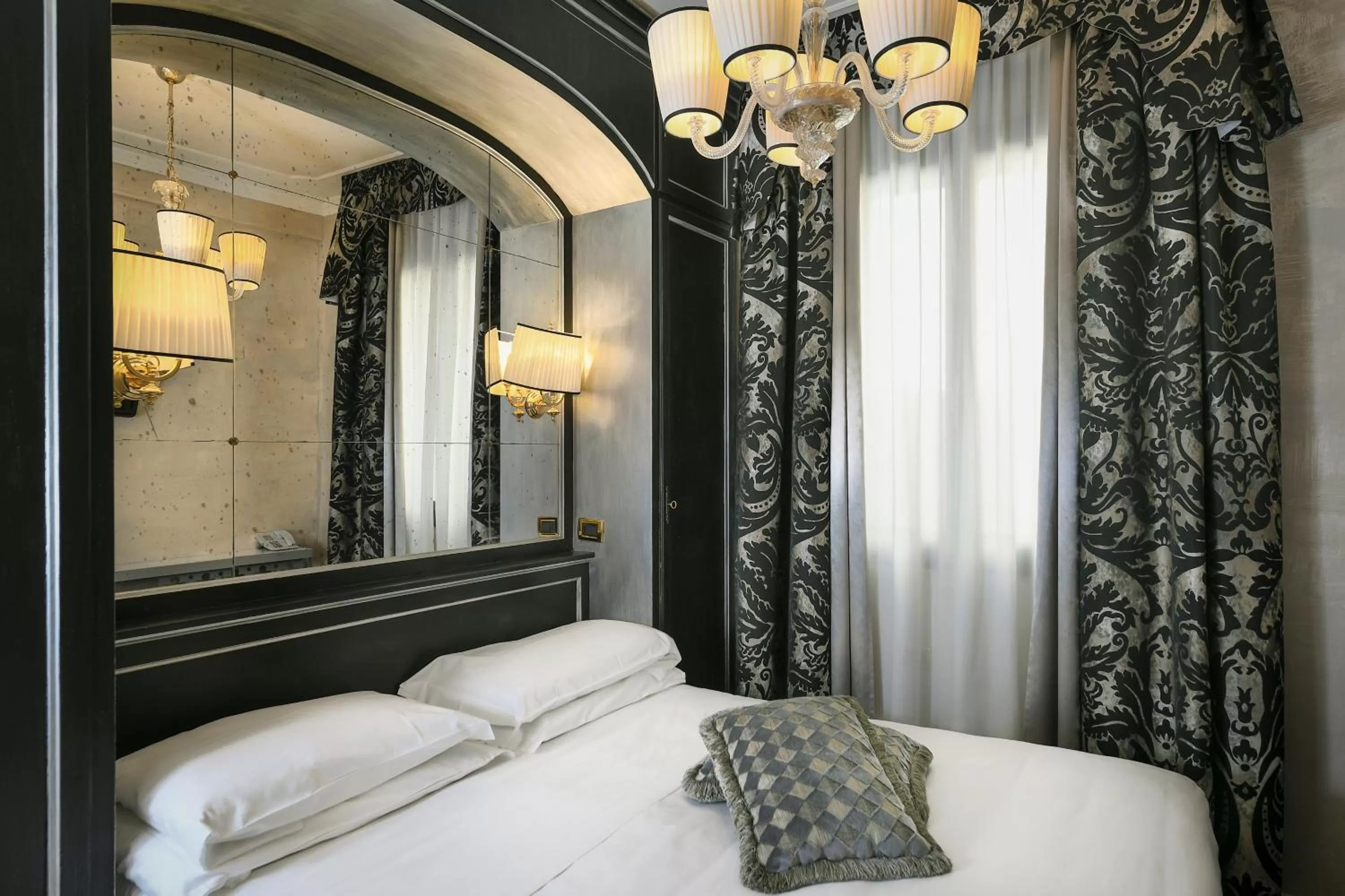 Photo of the whole room, Bed in Hotel Campiello