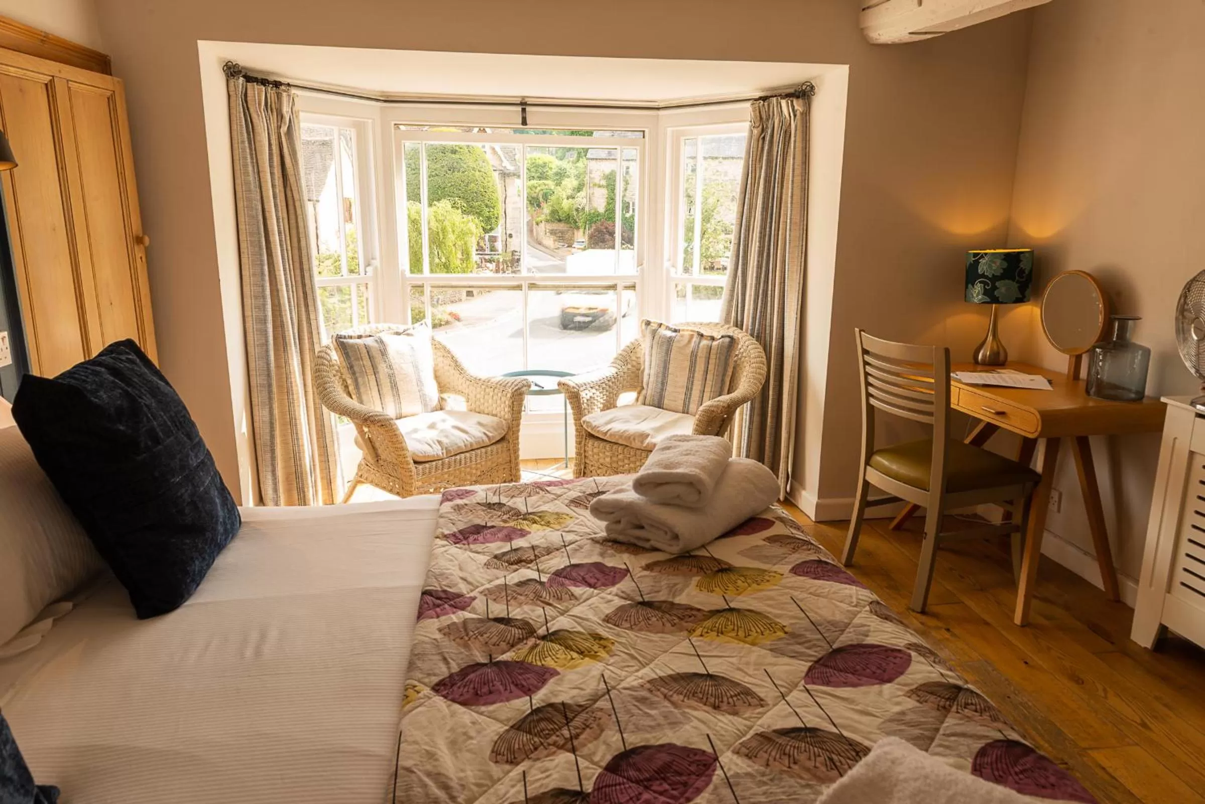 Twin Room with Private Bathroom in Wild Garlic Rooms