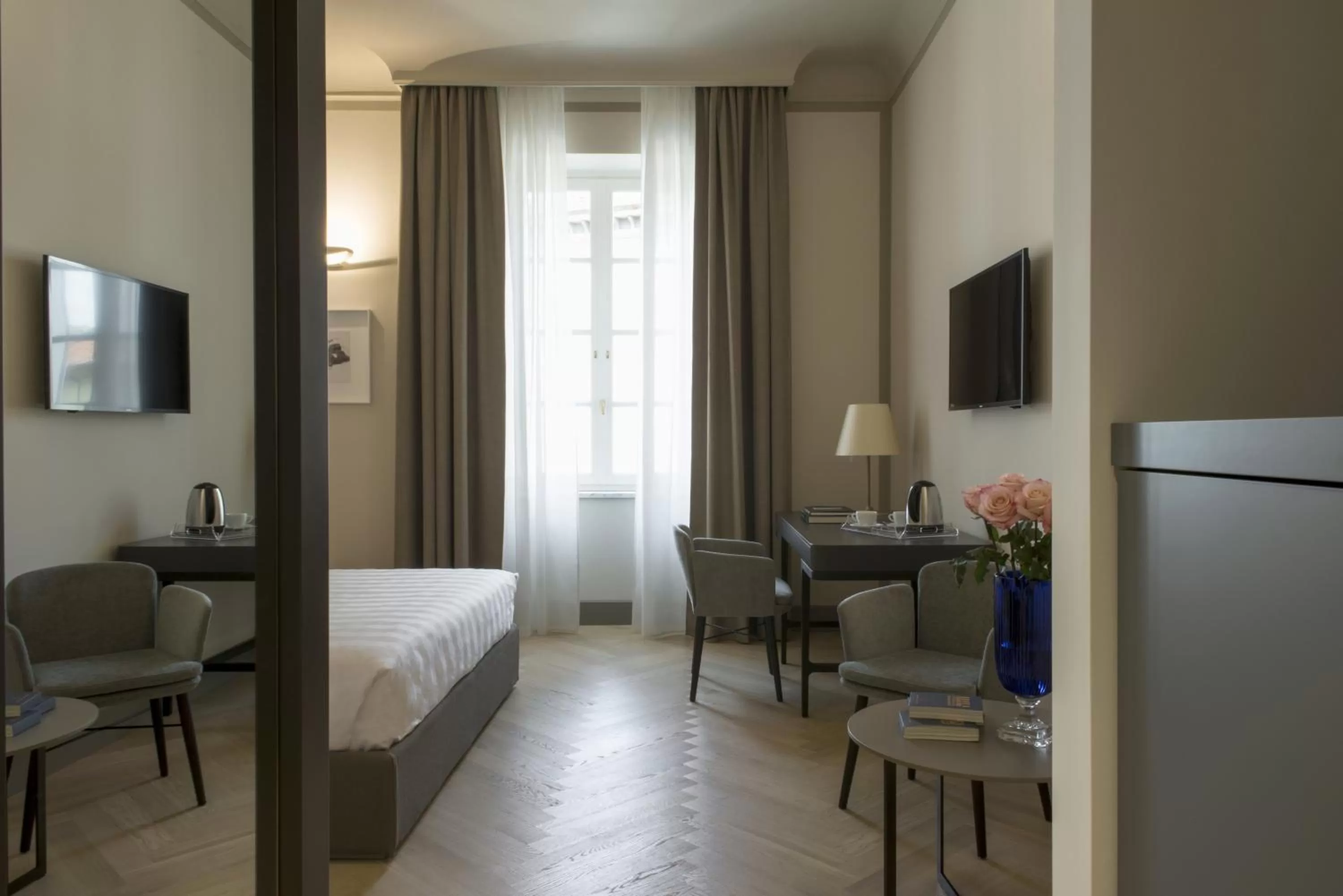 Photo of the whole room, Bed in Palazzo Dipinto