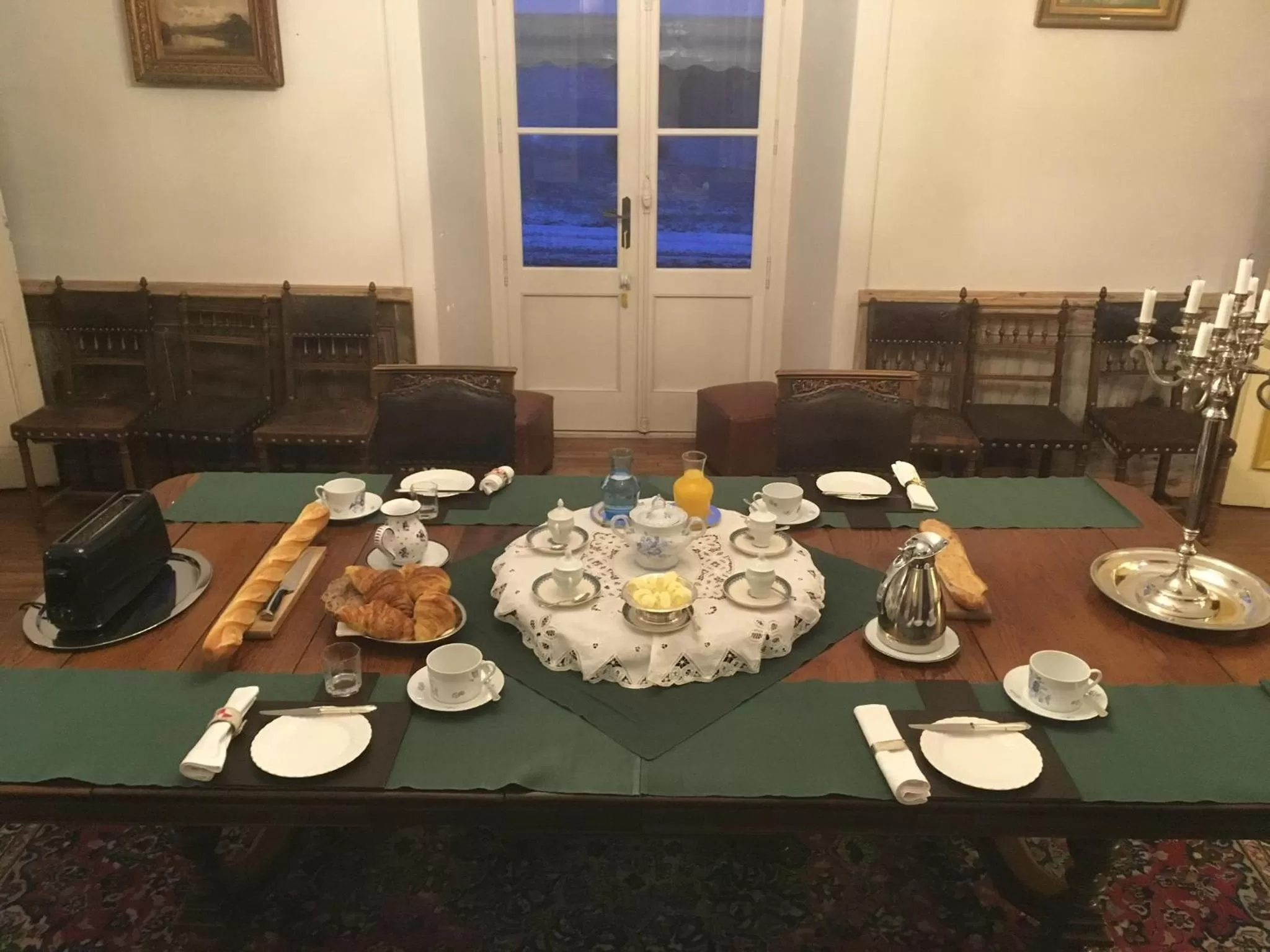 Breakfast in Château de La Ville-Huë