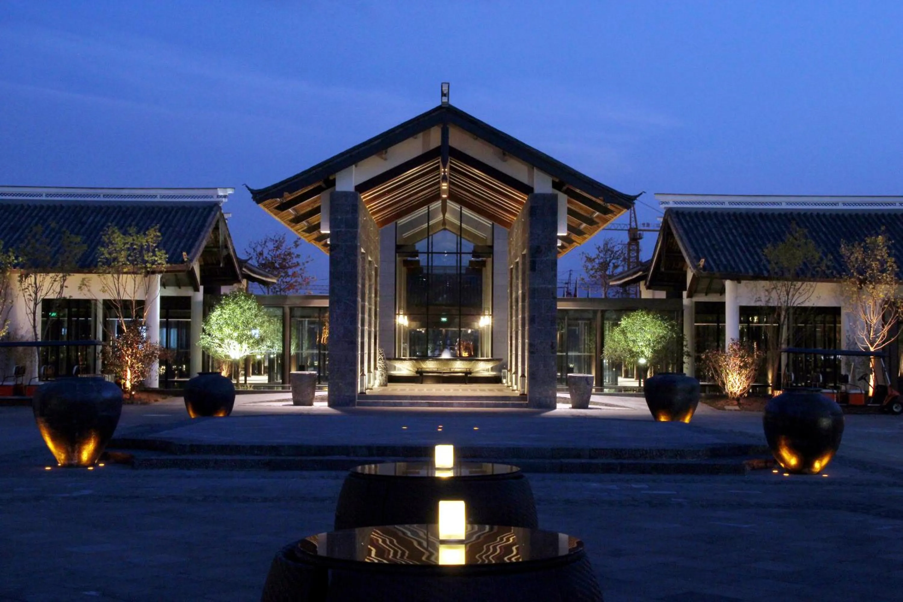 Facade/entrance in Pullman Lijiang Resort & Spa