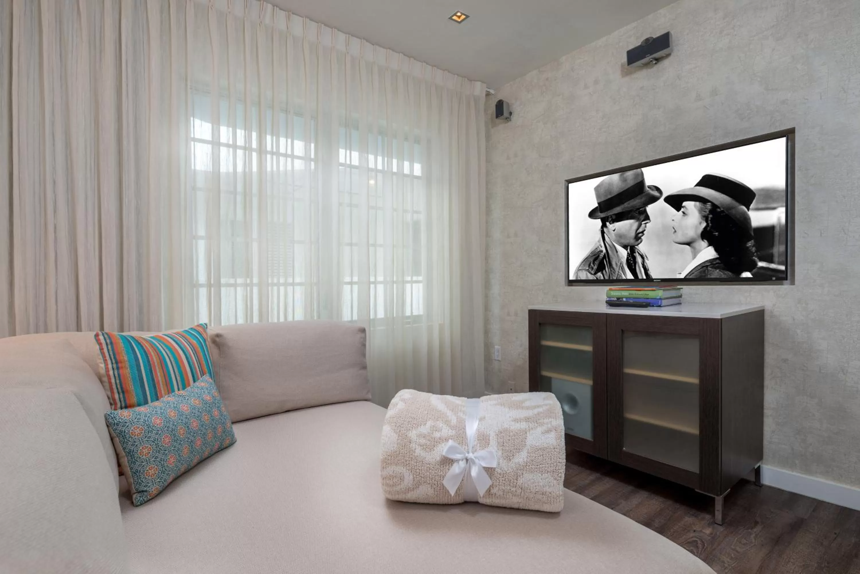 Decorative detail, Bed in The Marlin Hotel