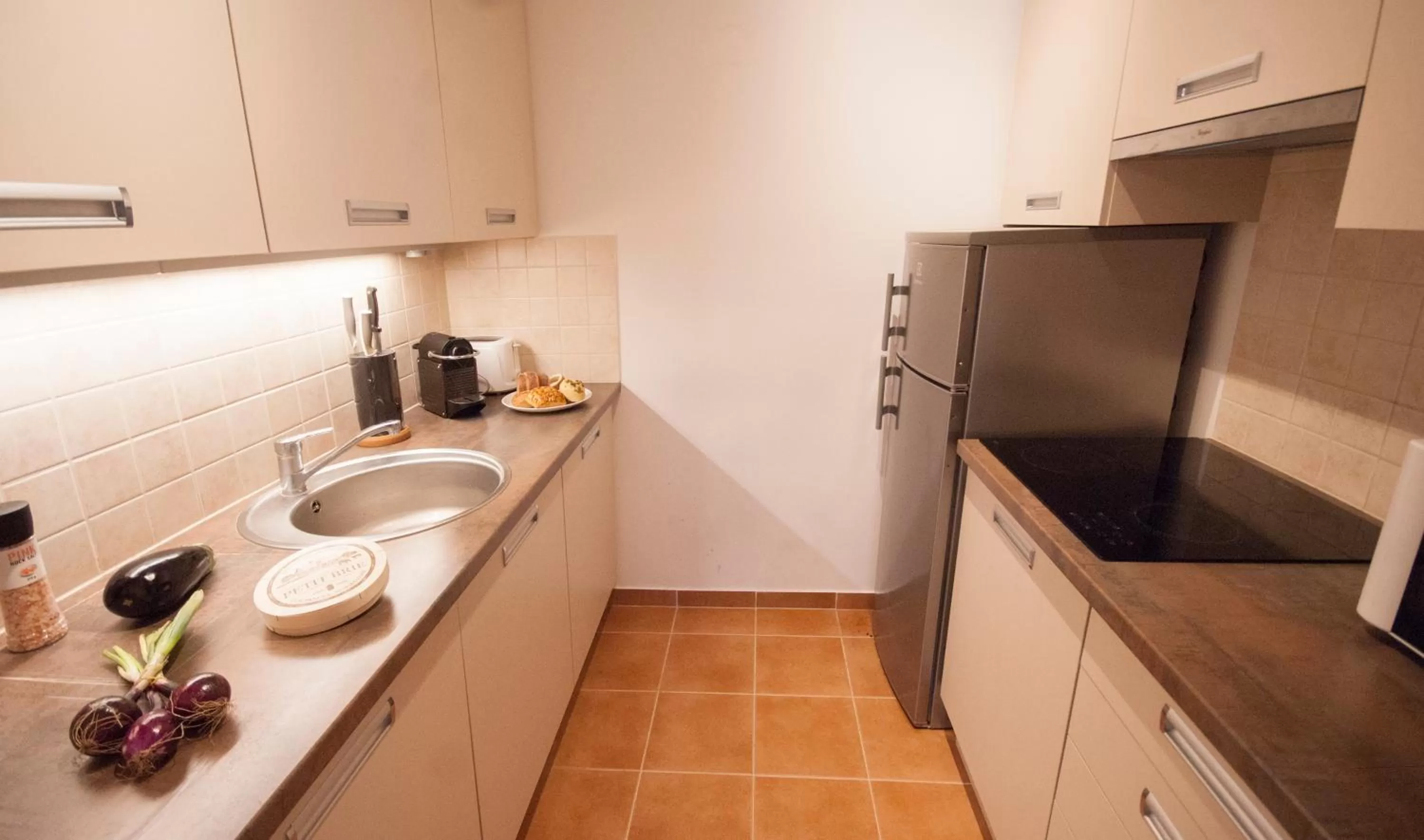 kitchen in Keleti Aparthotel