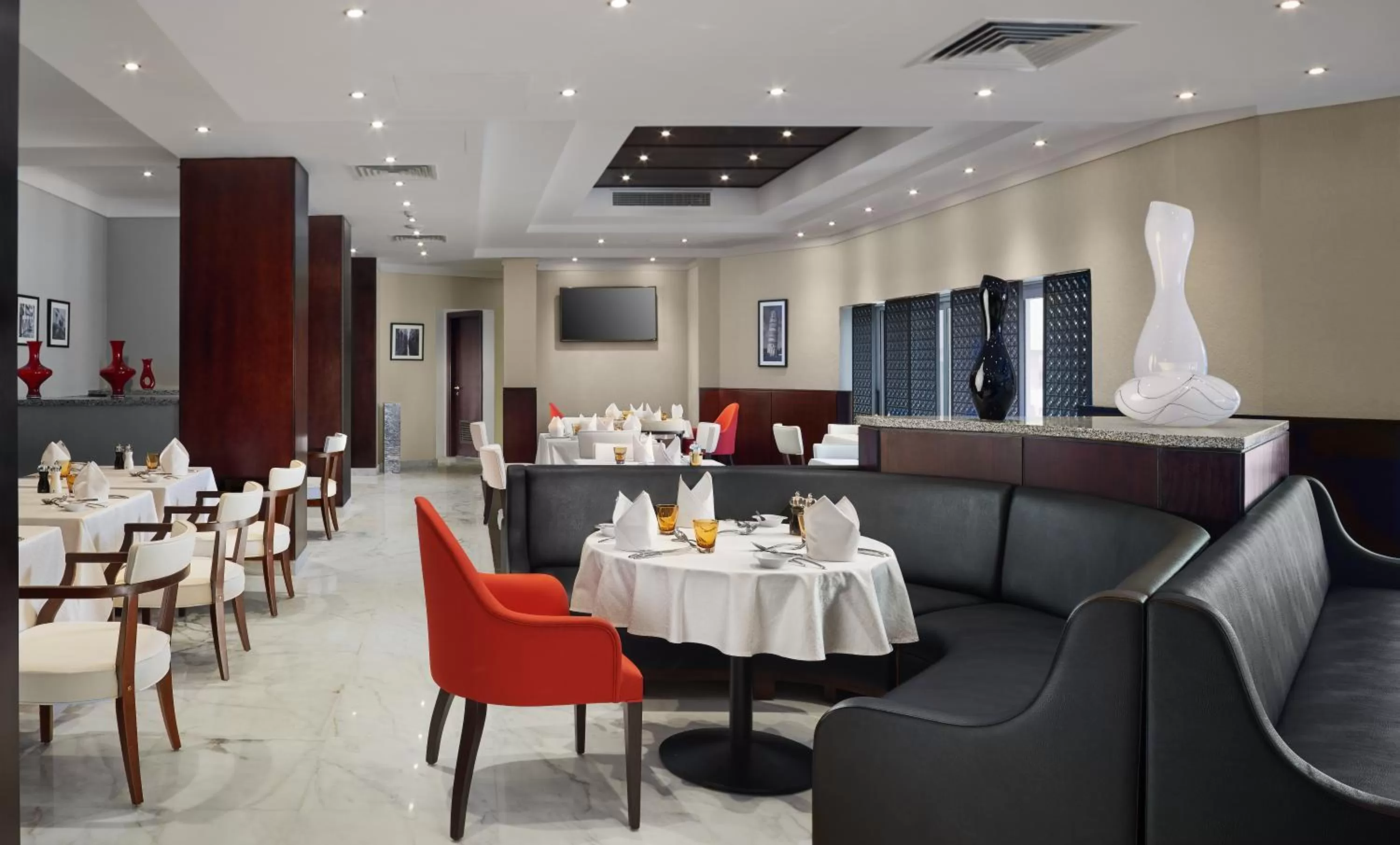 Restaurant/places to eat in Hilton Alexandria Green Plaza