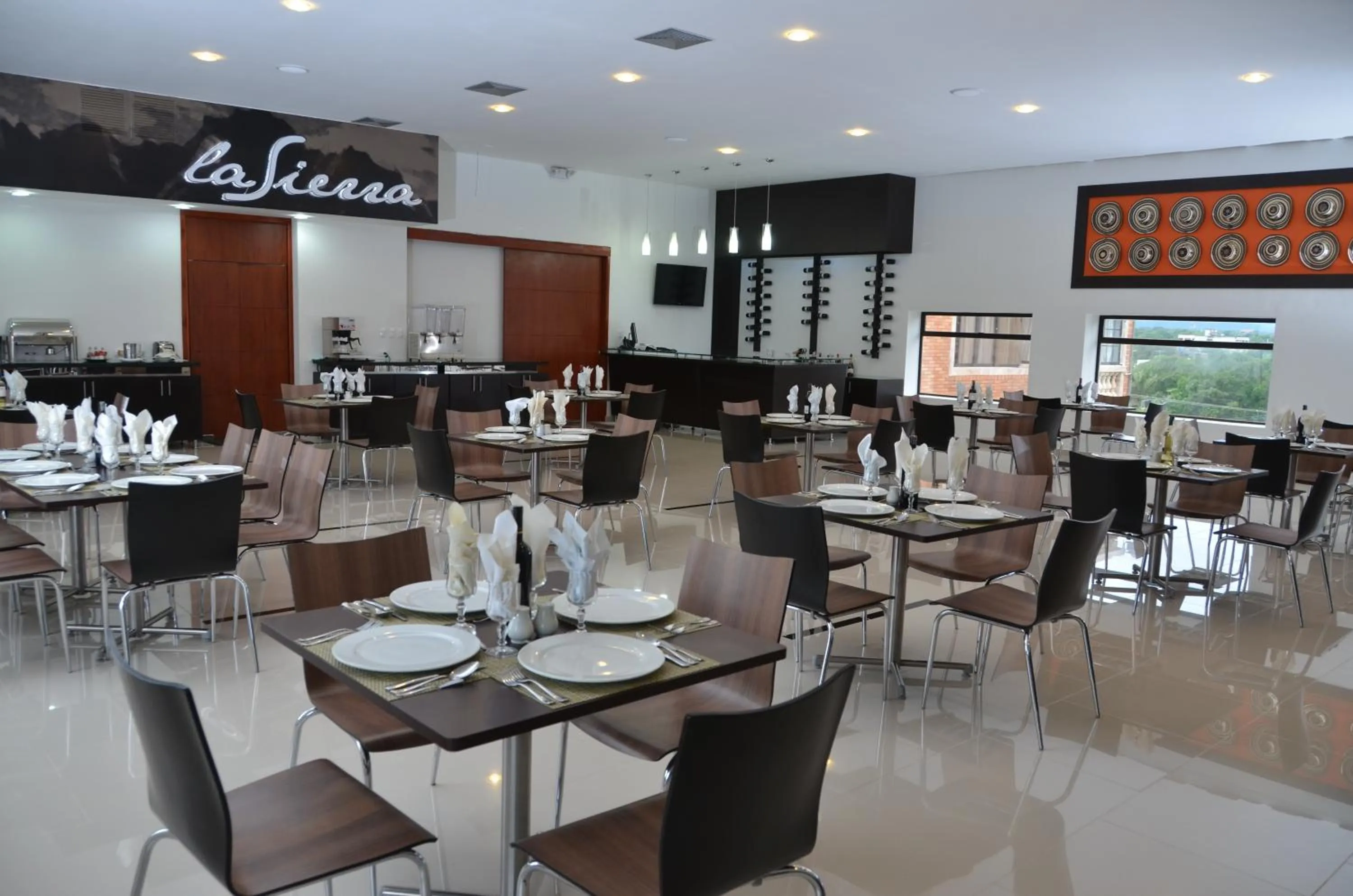Restaurant/places to eat in Hotel Tativan
