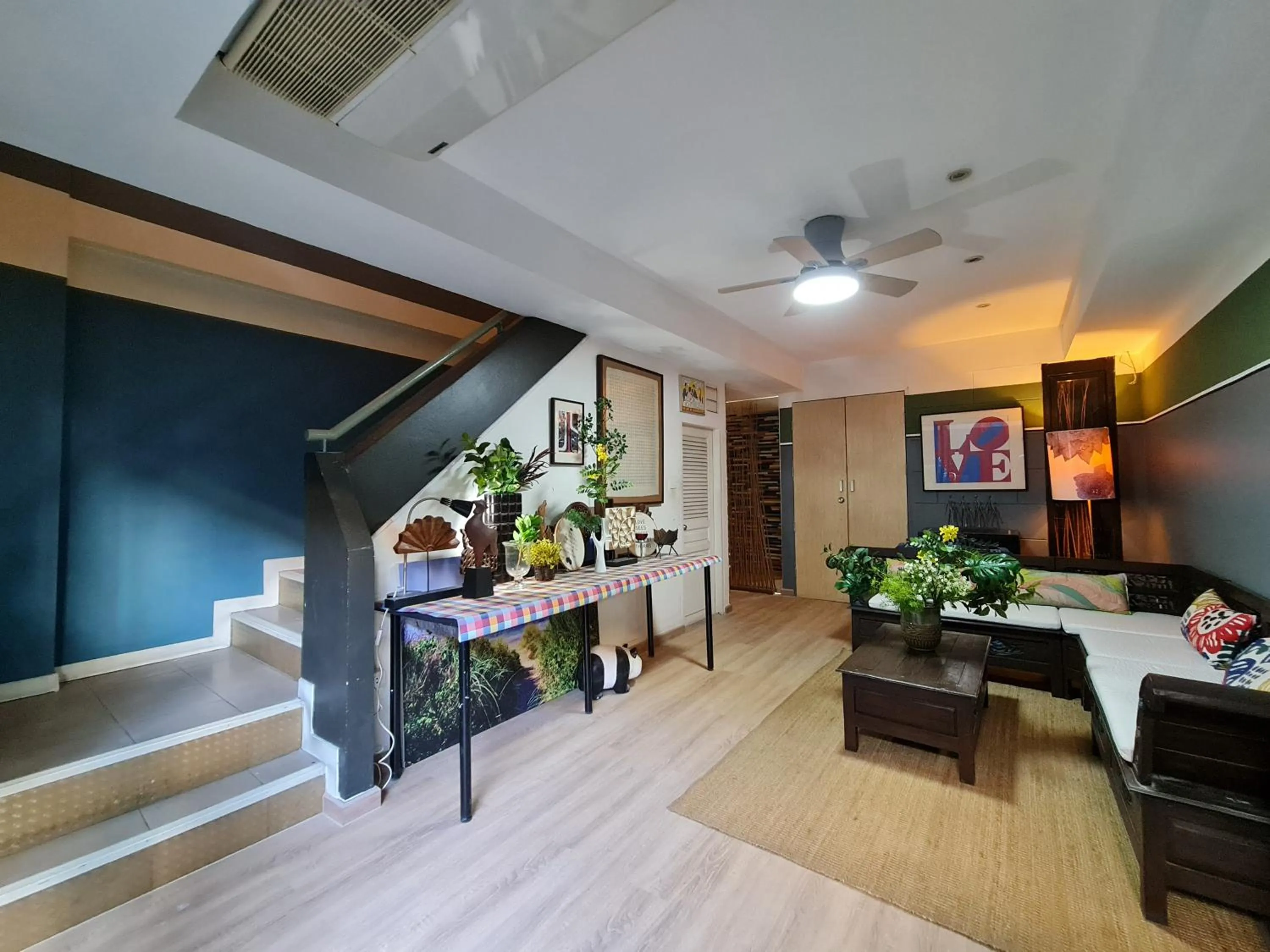 Seating area in Somewhere to Escape - Hometel