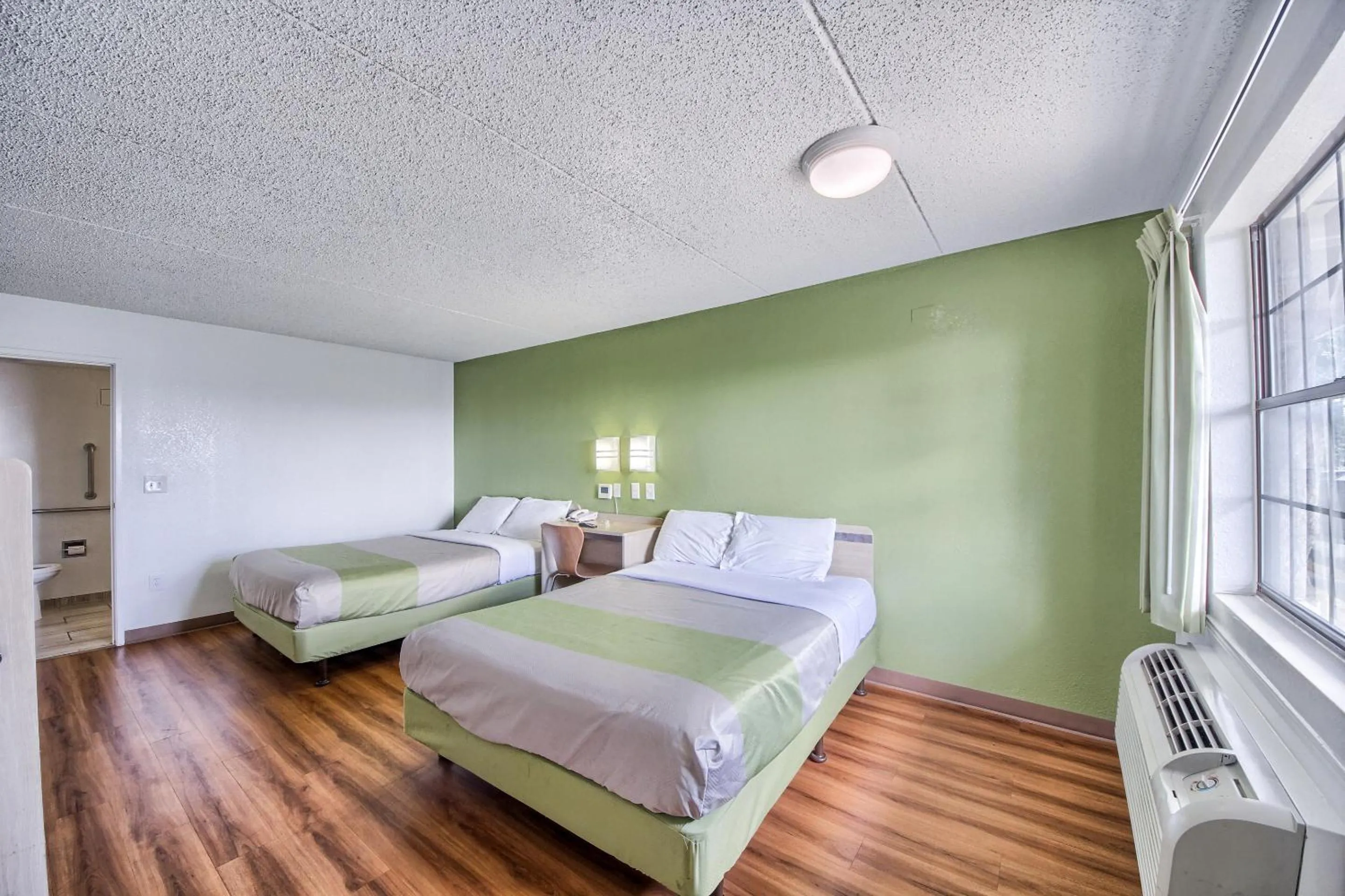 Bedroom, Bed in Motel 6-San Antonio, TX - Northwest Medical Center