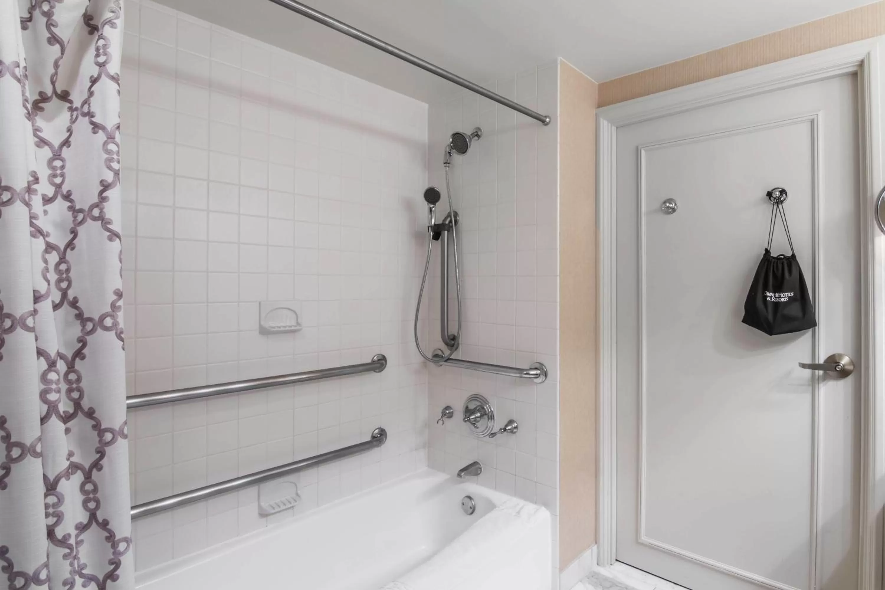 King Suite - Disability Access in Omni Las Colinas Hotel