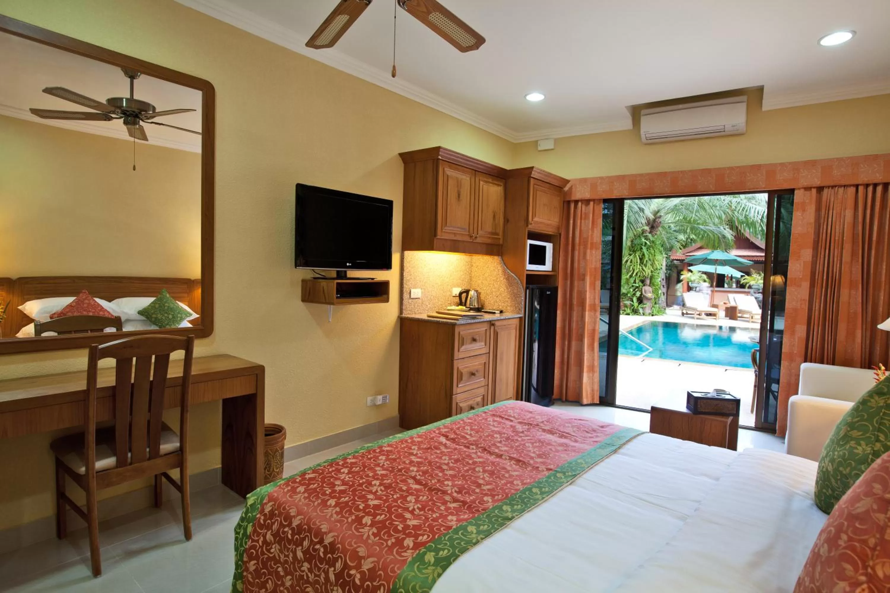 Day, Bed in Baan Souy Resort