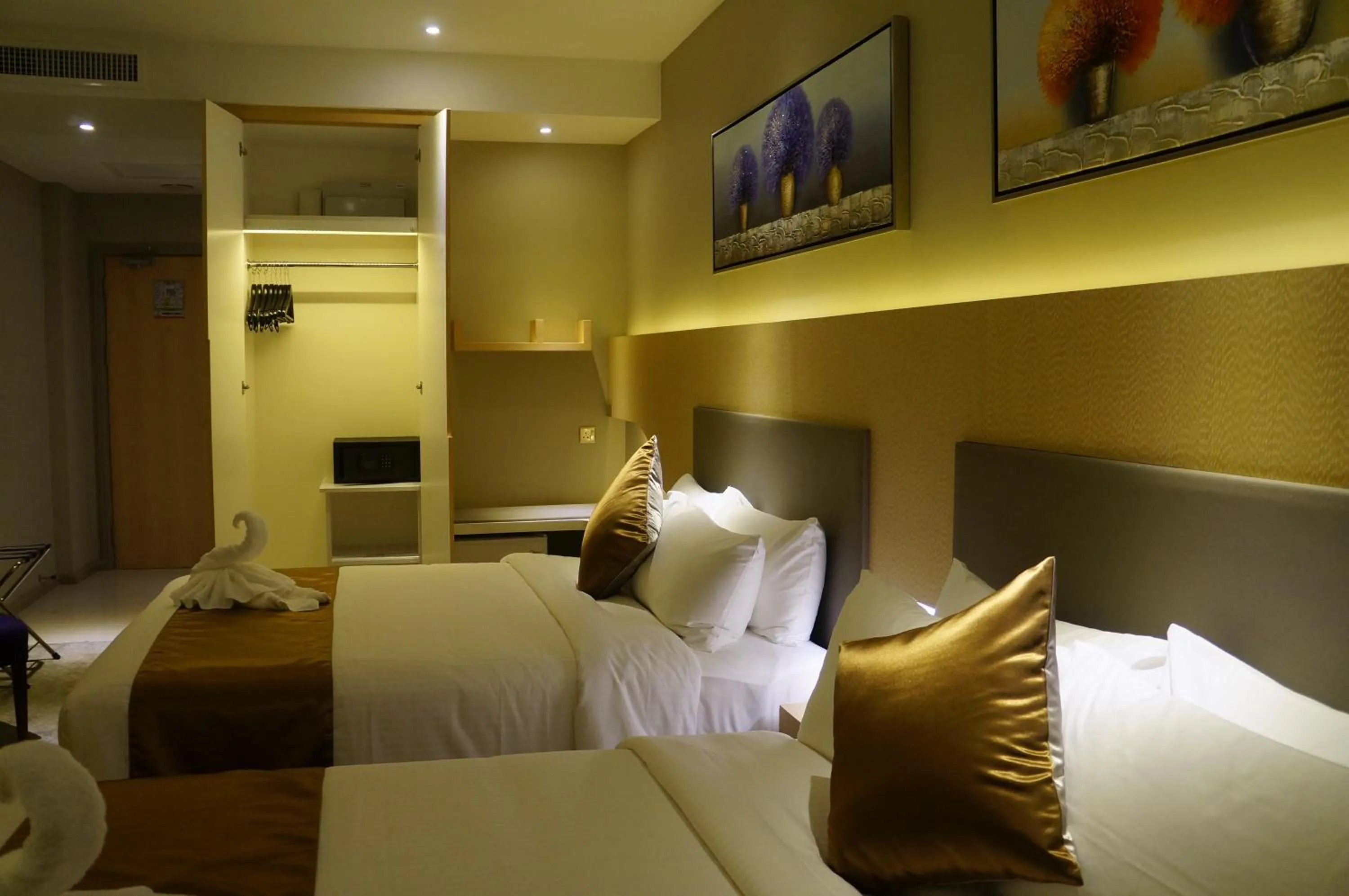 Bedroom, Bed in Greens Hotel & Suites