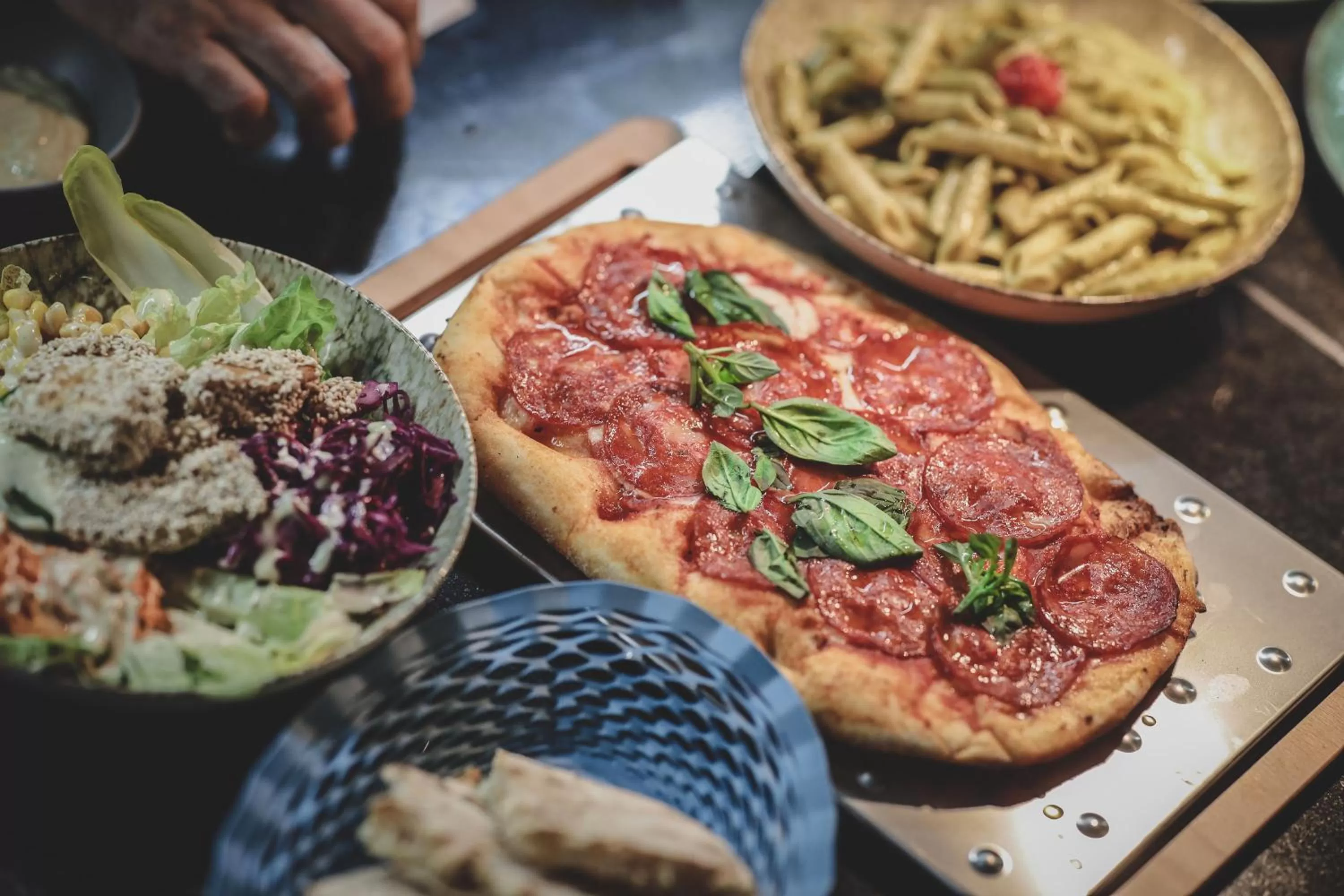 Restaurant/places to eat in AVES Hotel&Apartment Arosa