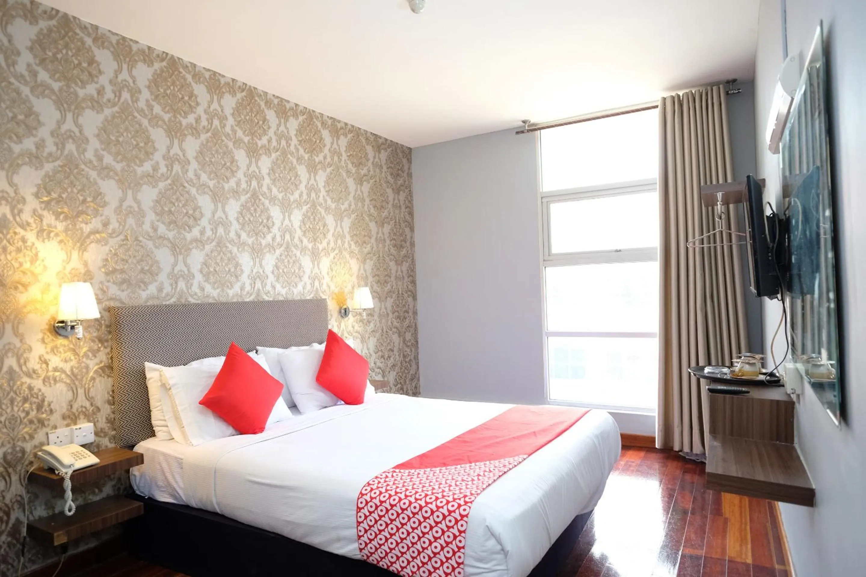 Deluxe Double Room in Super OYO 546 Grand City Hotel
